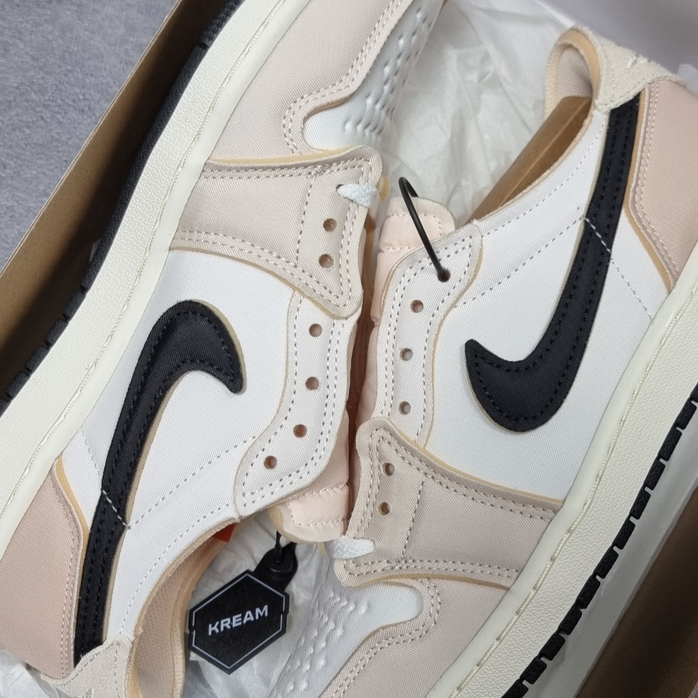 Jordan 1 Retro Low OG EX White and Coconut Milk 착용 스타일 - 1