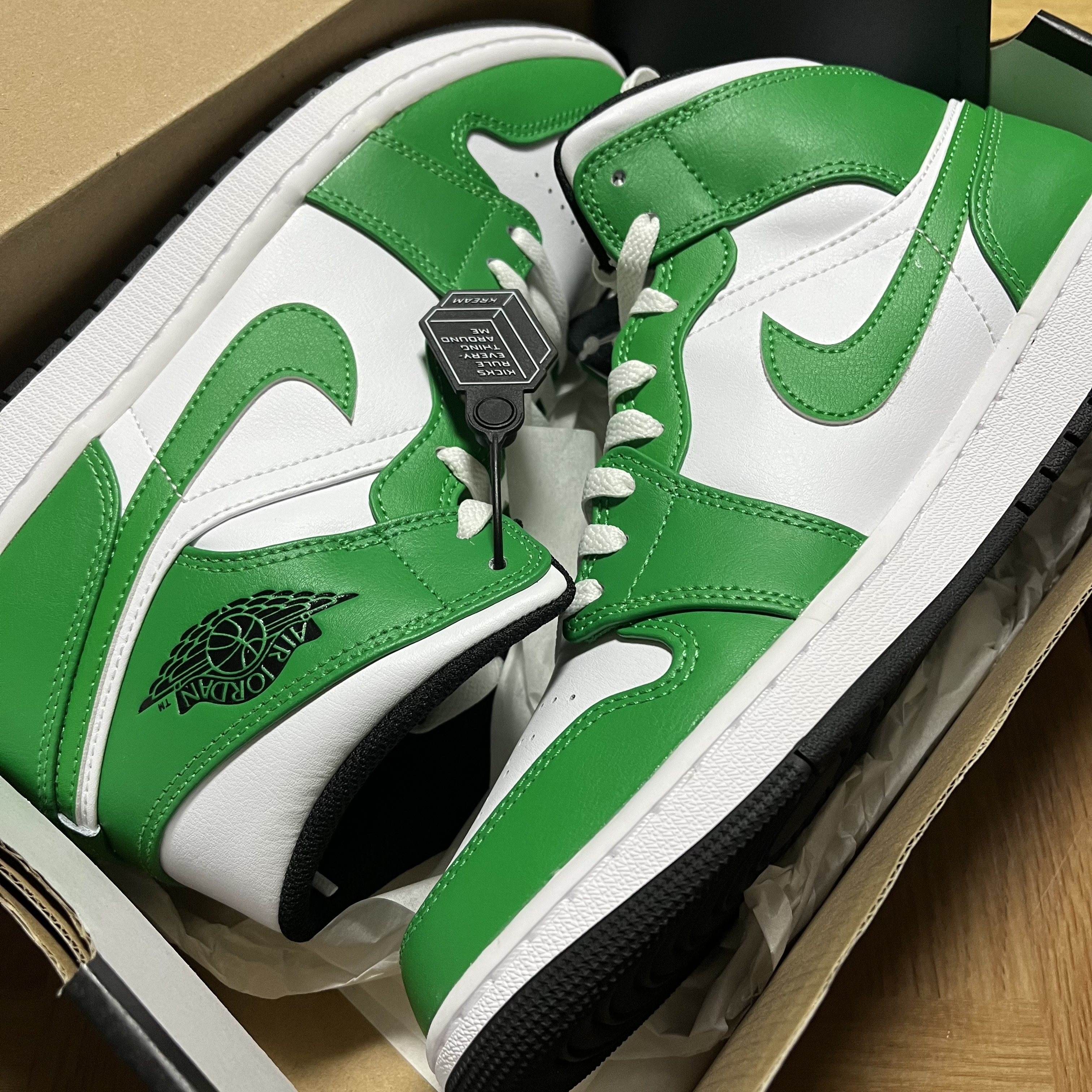 Jordan 1 Mid Lucky Green 착용 스타일