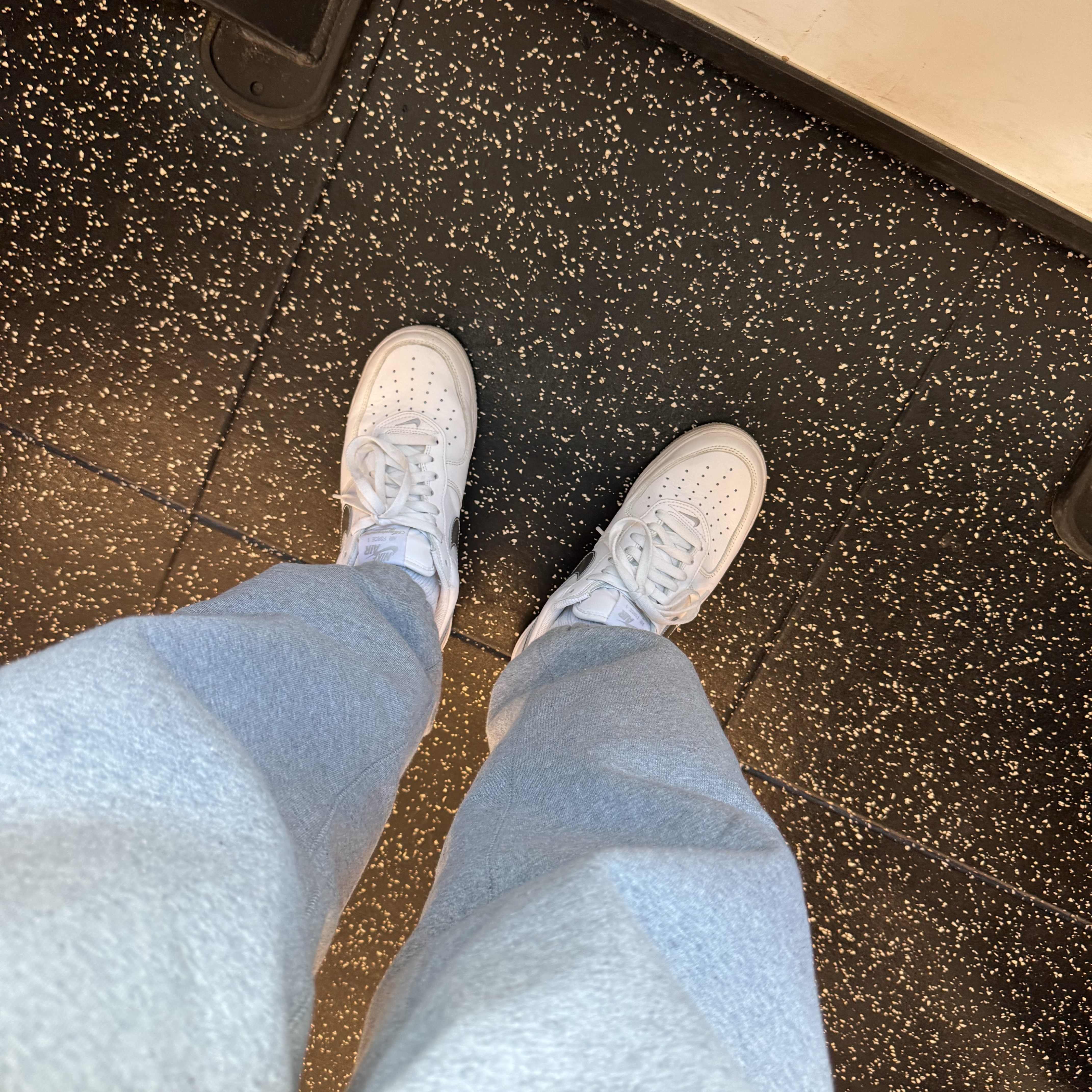 Nike Air Force 1 '07 Low White 착용 스타일