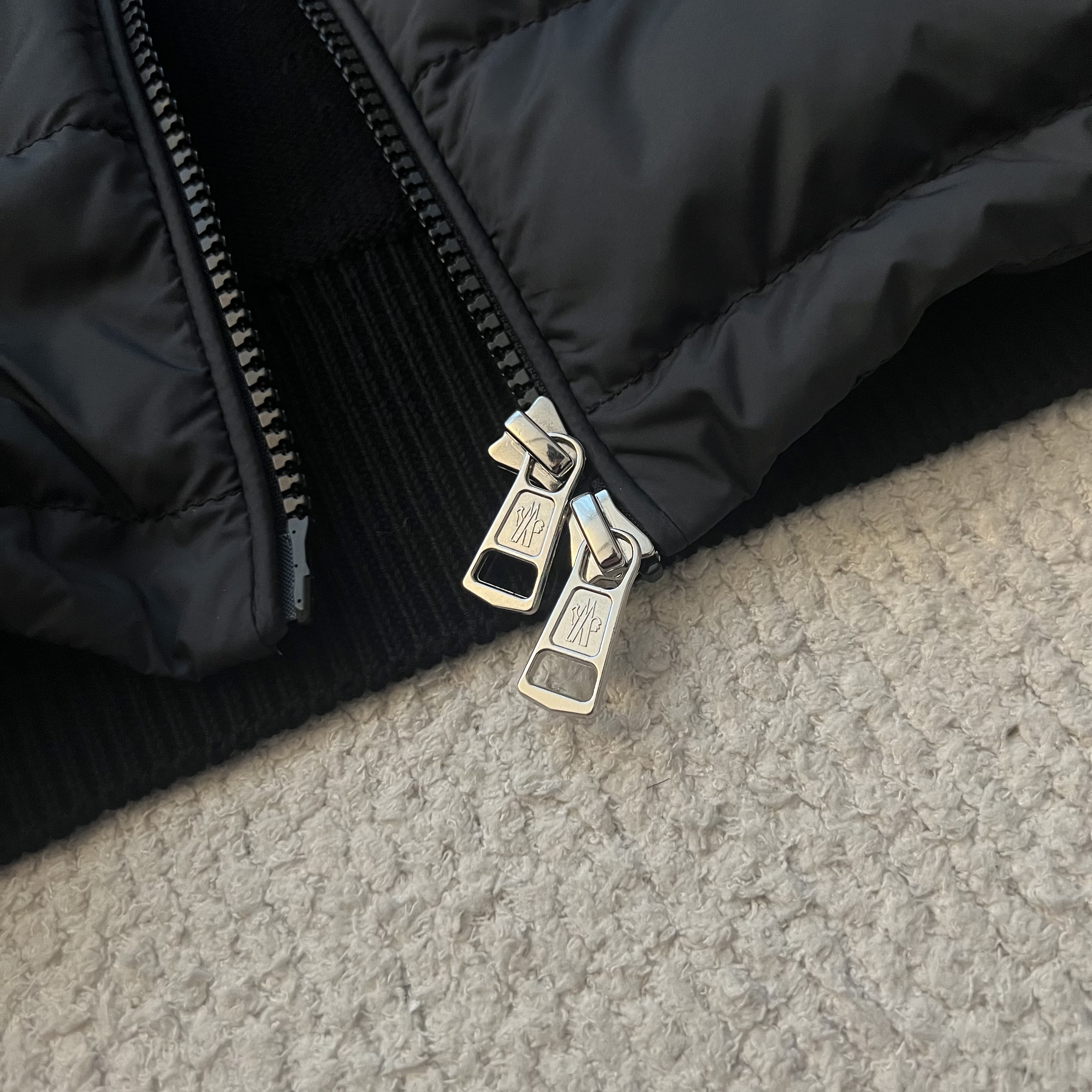 Moncler Padded Cotton Zip-Up Cardigan Black - 24SS 착용 스타일 - 6