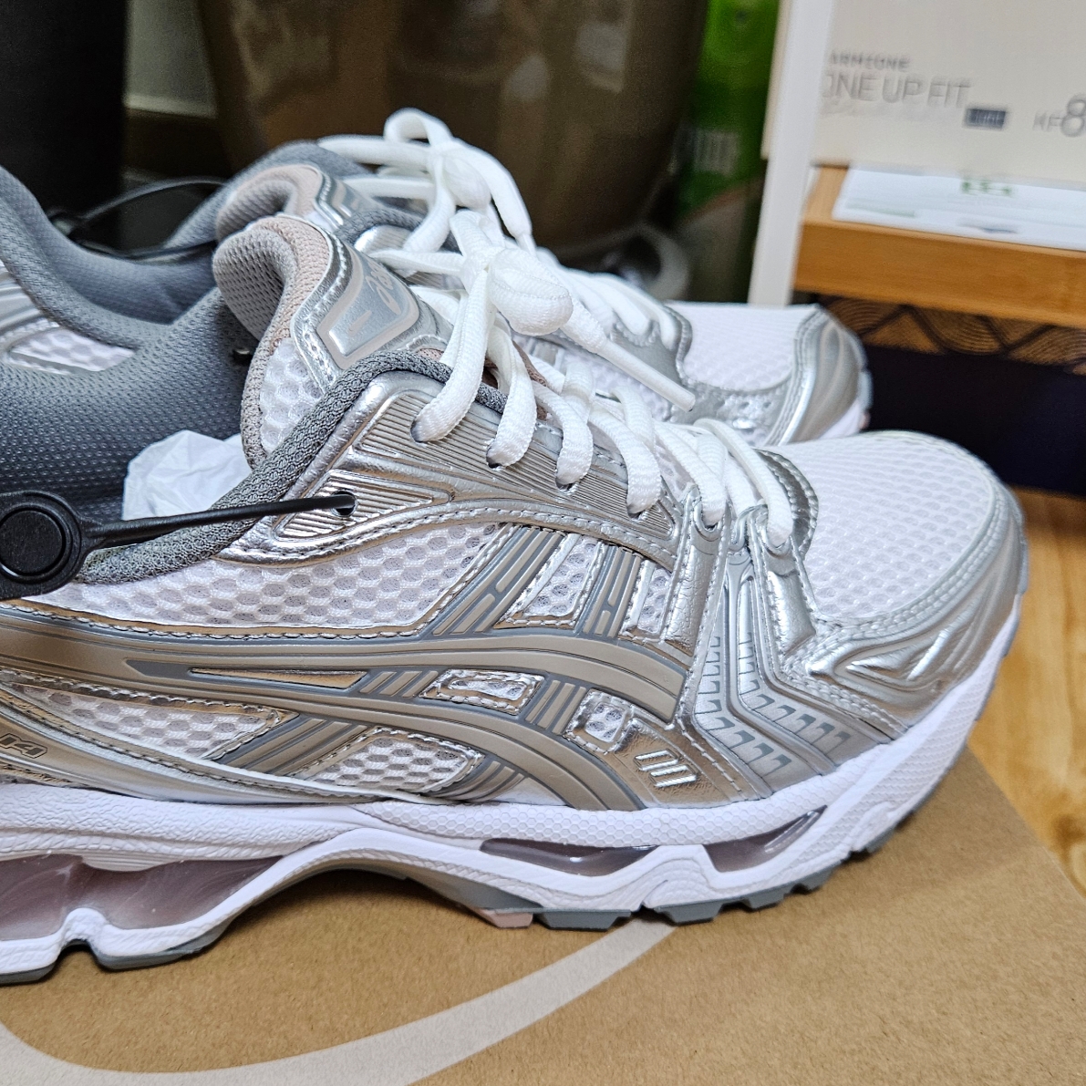(W) Asics Gel-Kayano 14 White Moonrock 착용 스타일 - 1