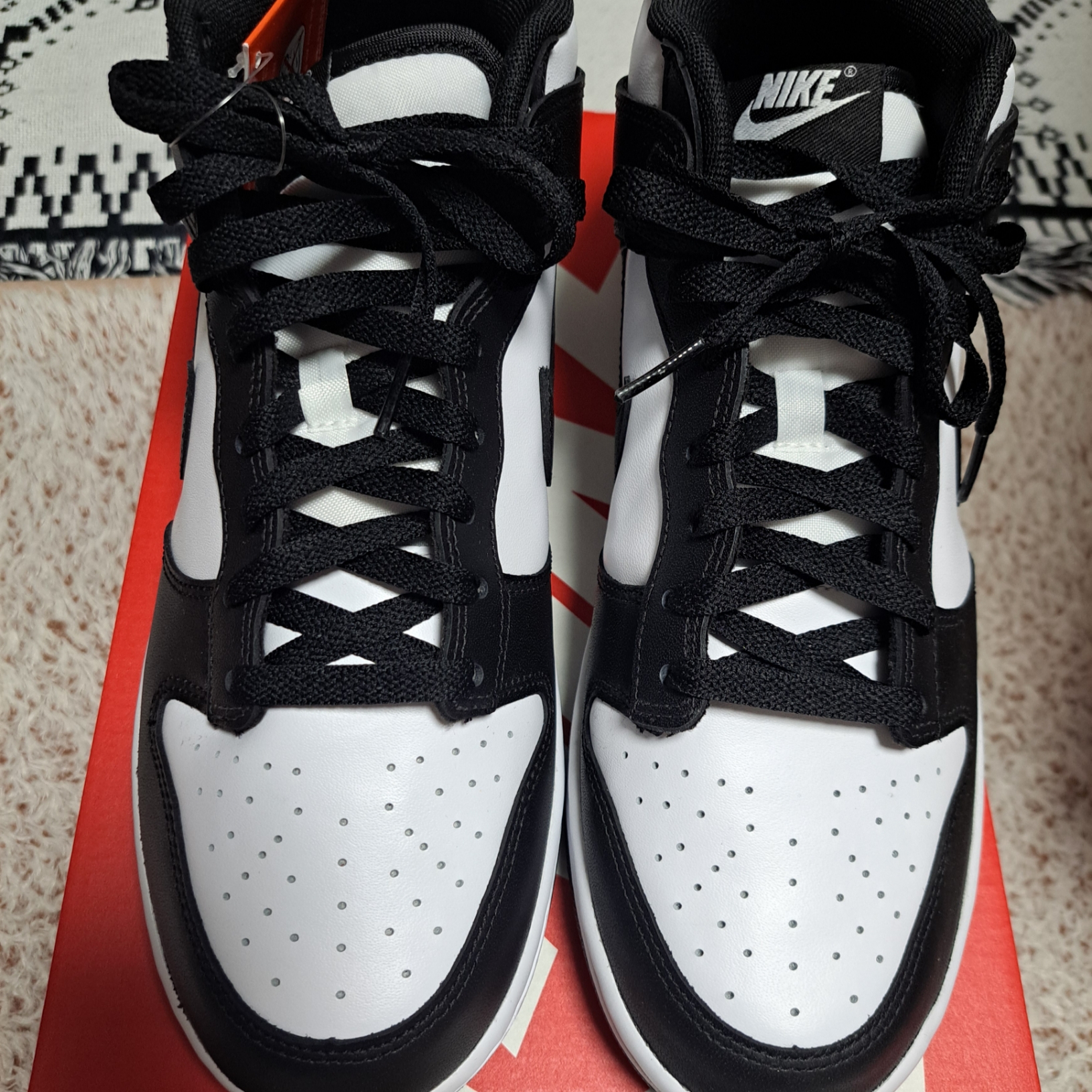 Nike Dunk Mid White Black 착용 스타일 - 3
