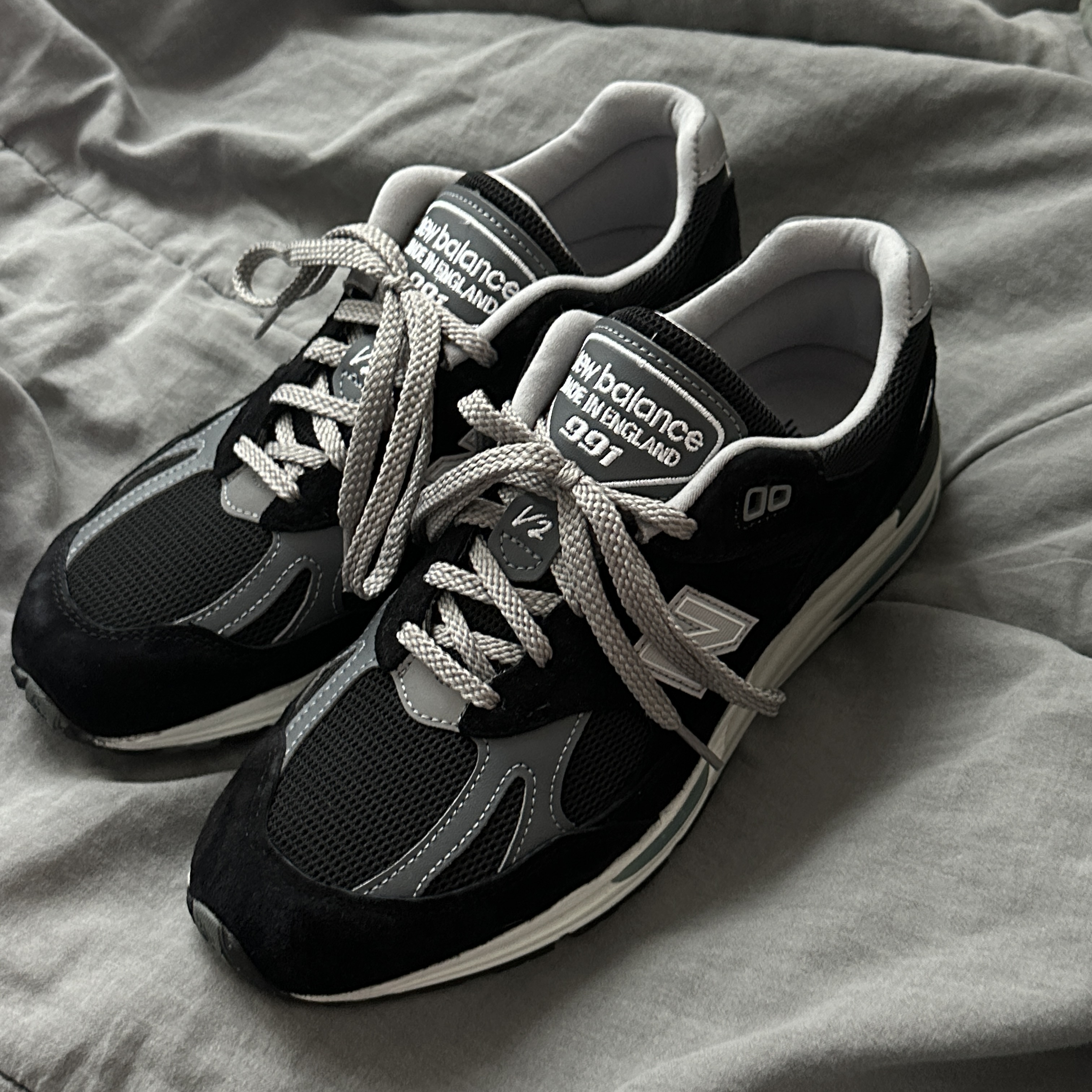 New Balance 991v2 Made in UK Black 착용 스타일 - 1