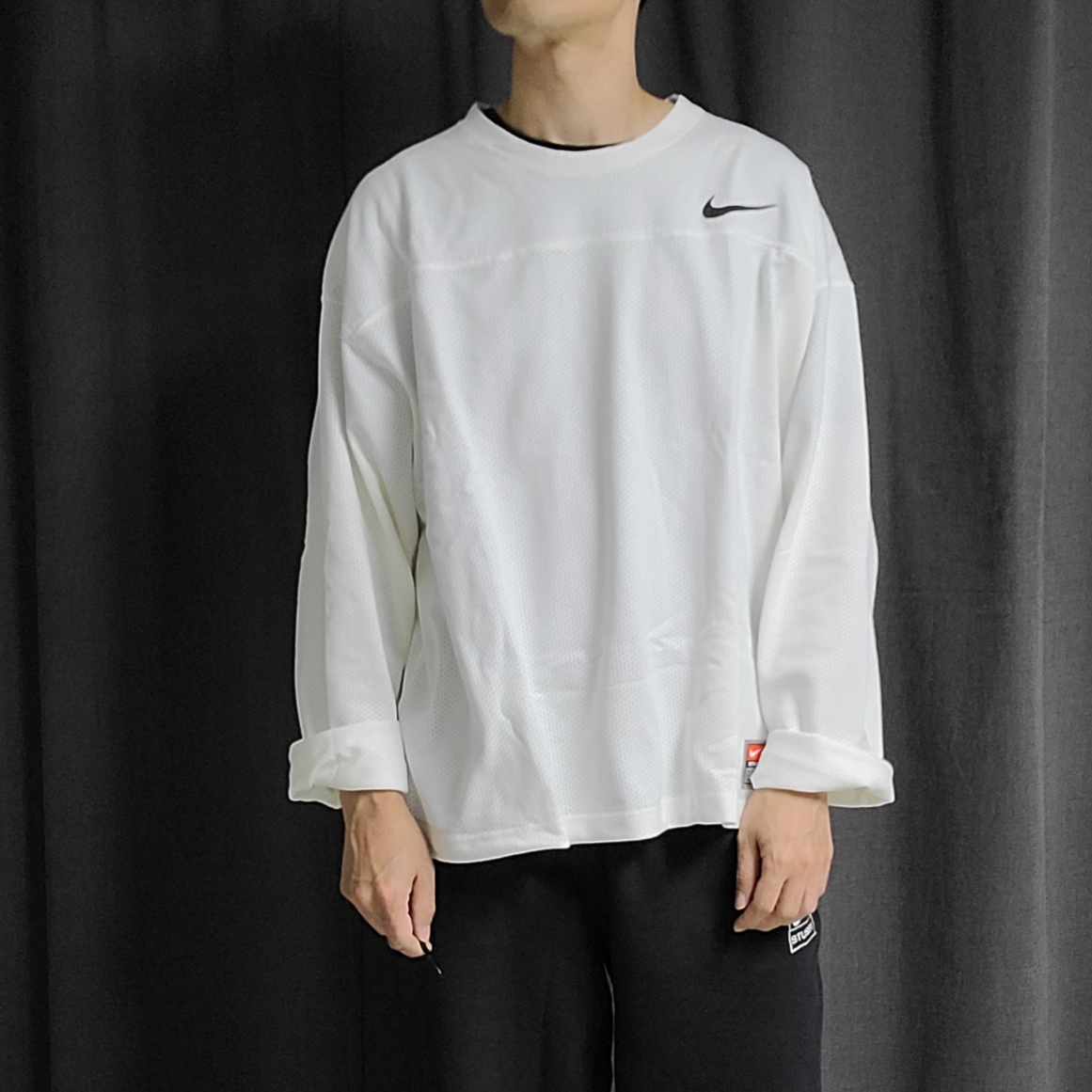 Nike x Stussy Long Sleeve Top Sail (FJ9164-133) 착용 스타일 - 2