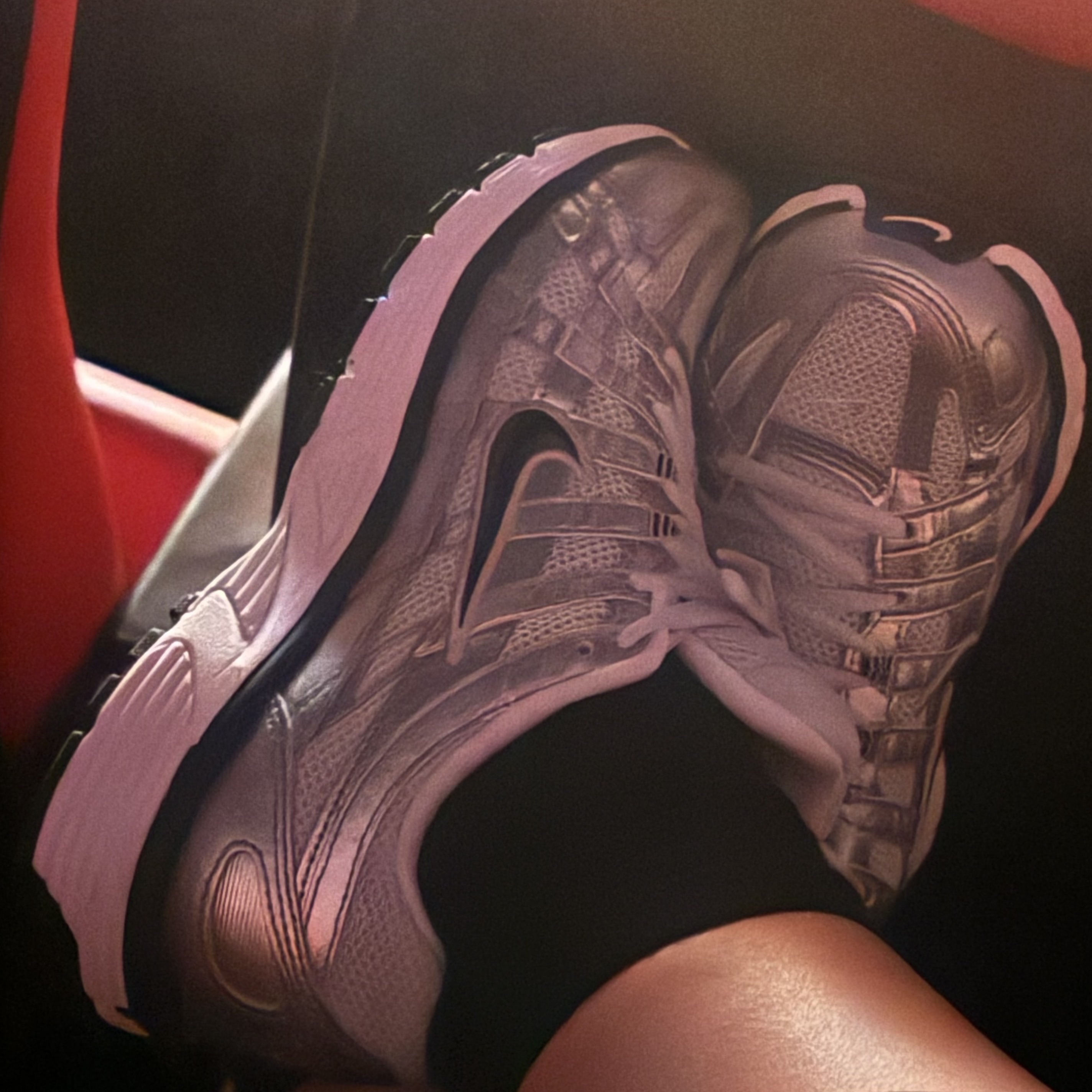 (W) Nike P-6000 White Metallic Silver 착용 스타일 - 1