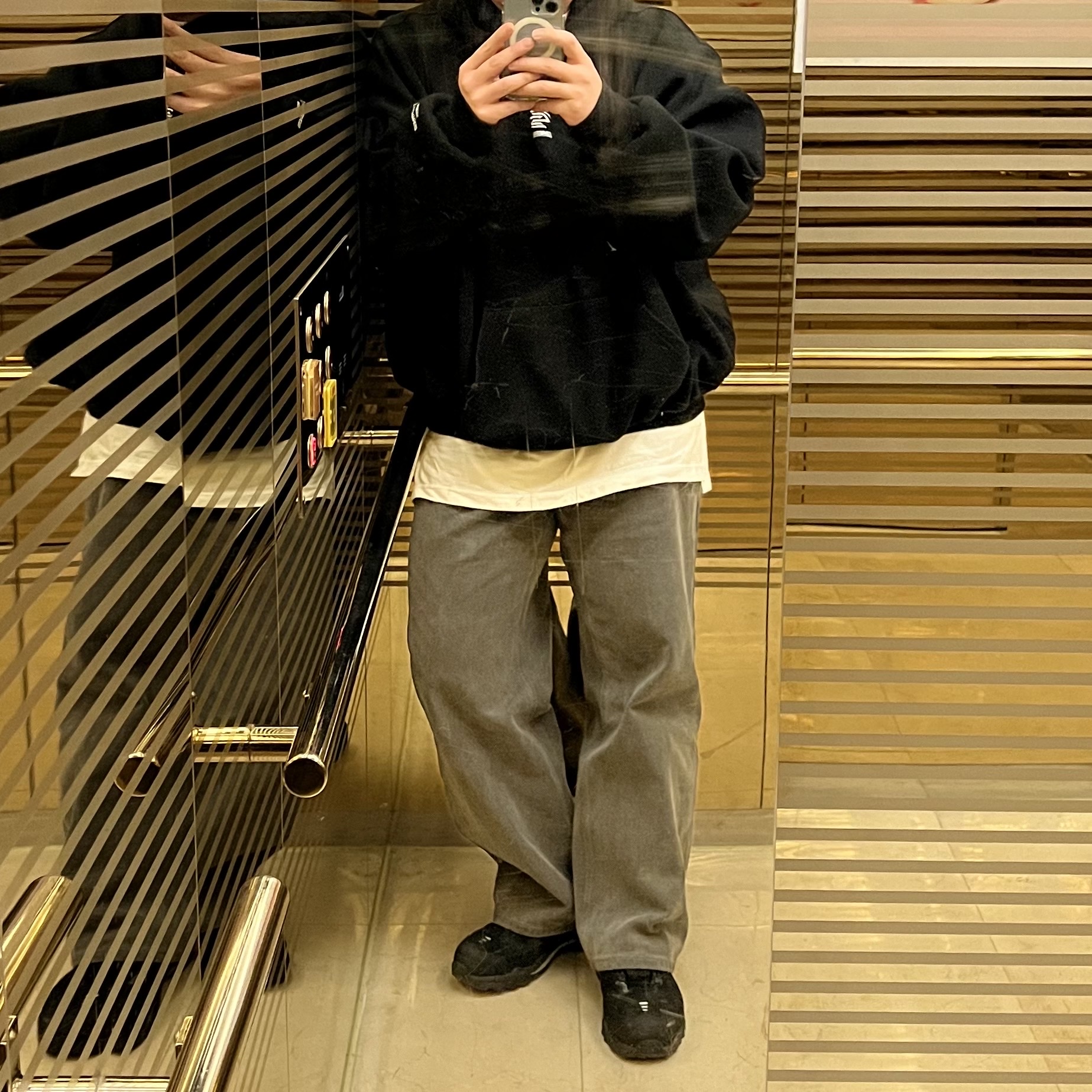 Undermycar Mu.12 Anti Fxxking Logo Play Oversized Bonded Hoodie Black 착용 스타일