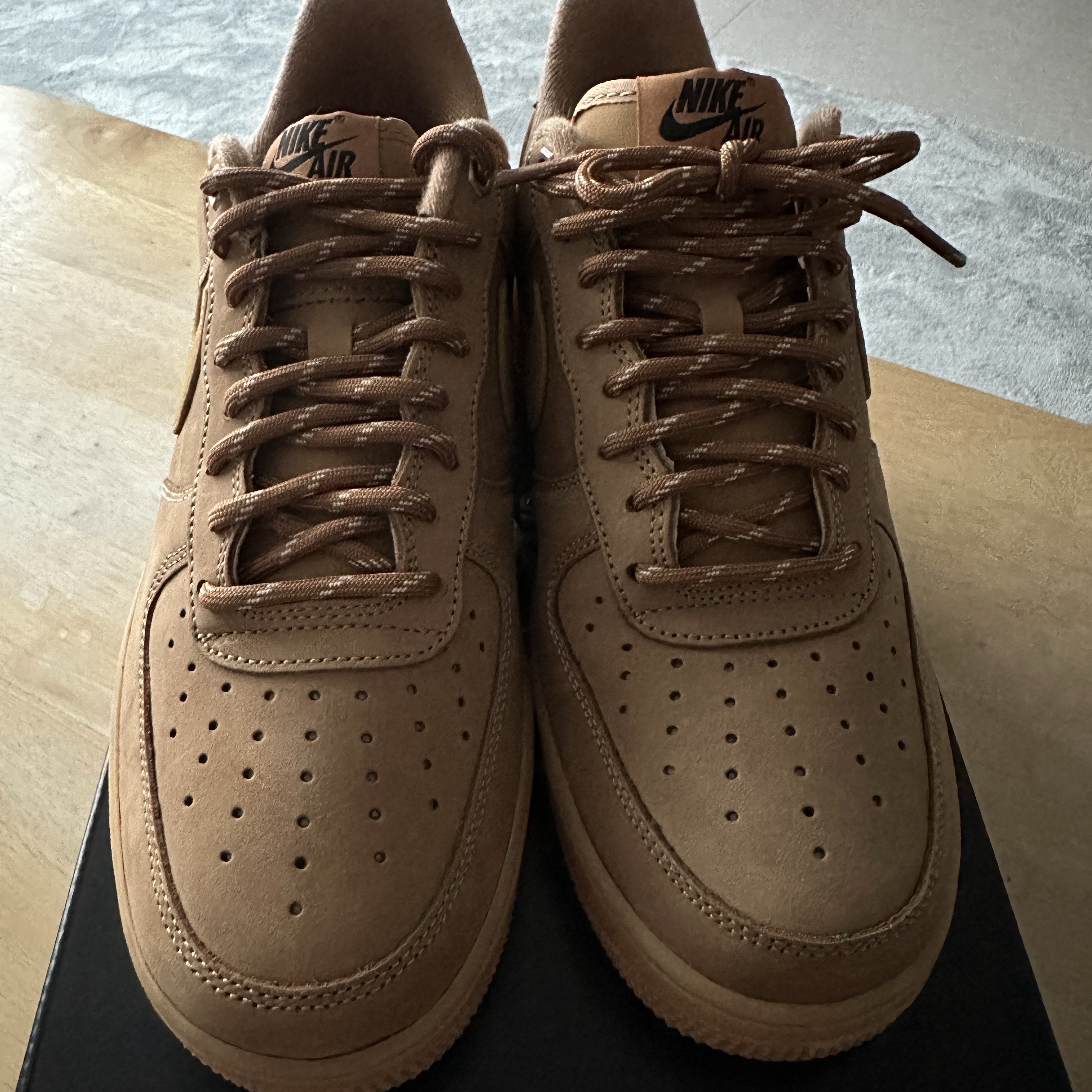 Nike Air Force 1 '07 WB Flax 착용 스타일