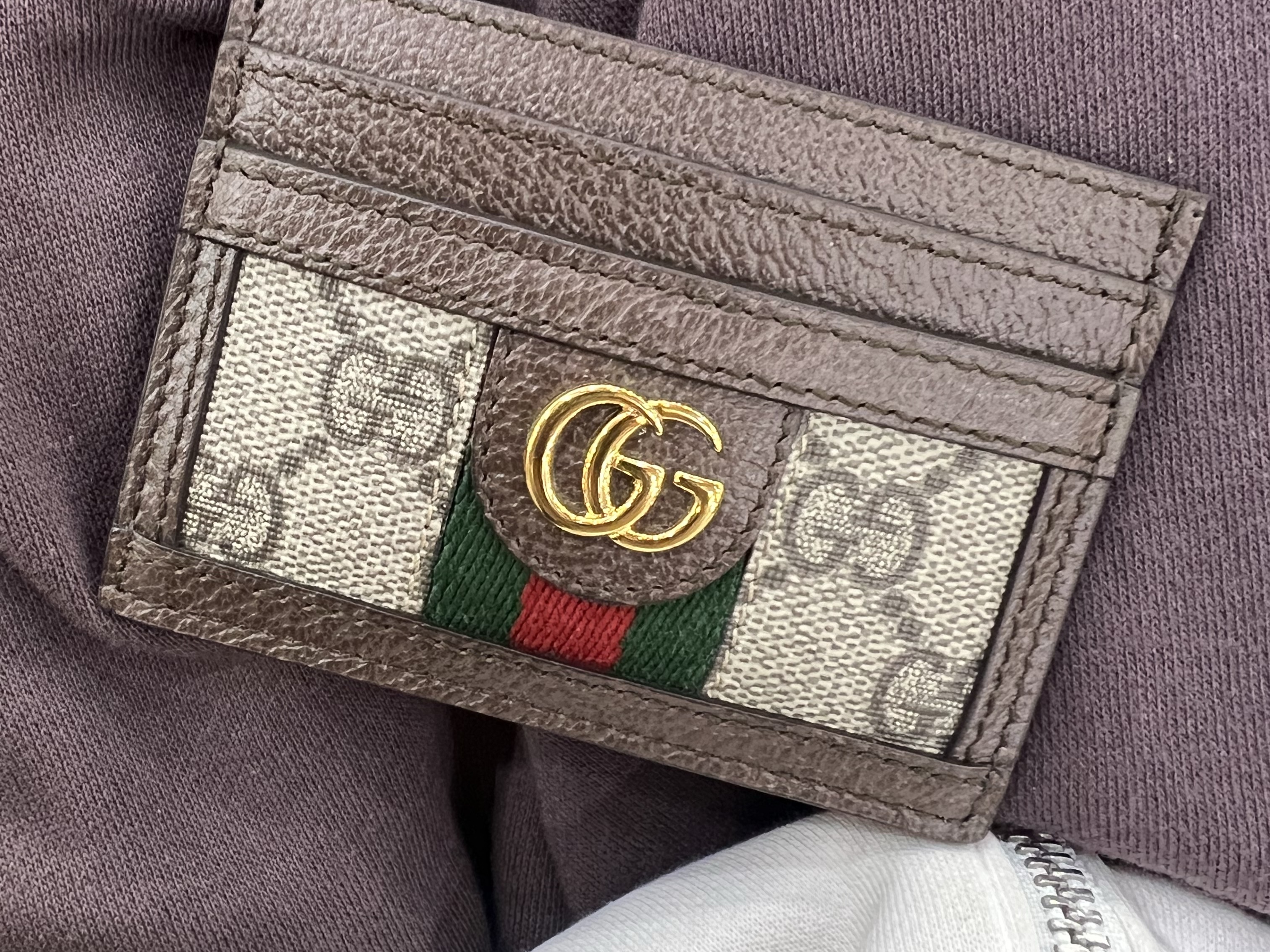 Gucci Ophidia GG Card Case Beige Ebony 착용 스타일