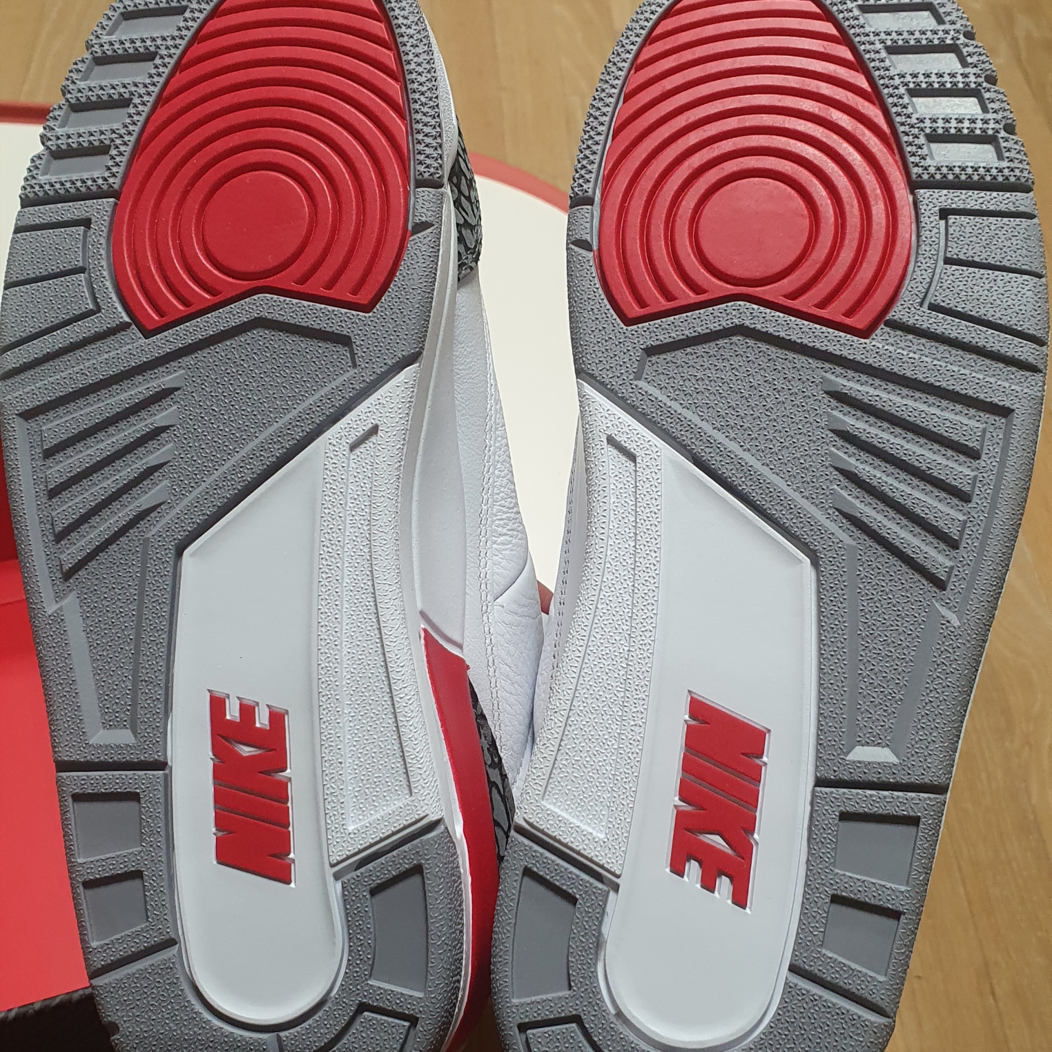 Jordan 3 Retro Fire Red 2022 착용 스타일 - 4