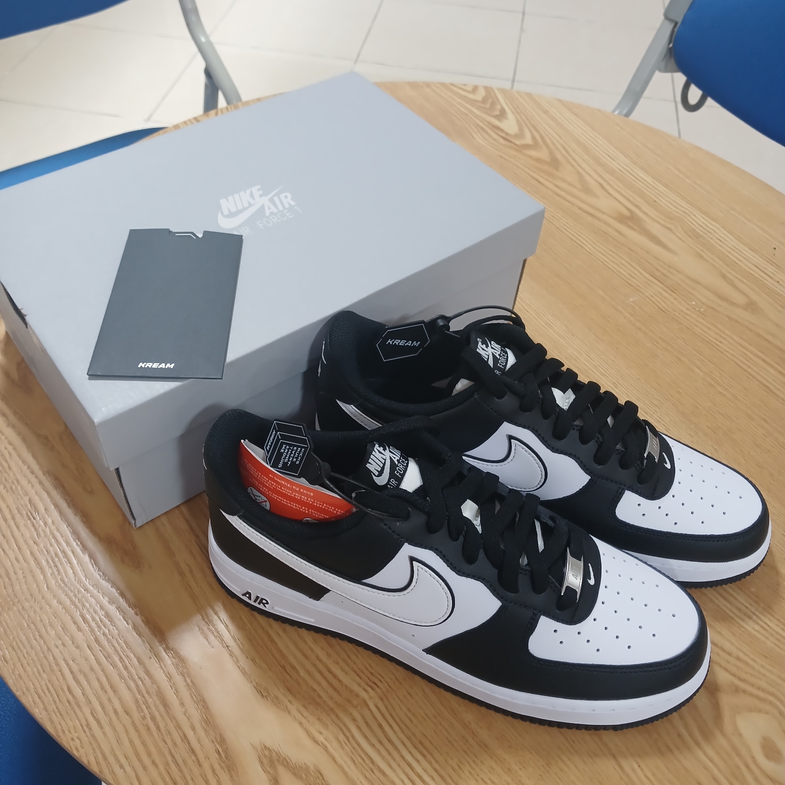 Nike Air Force 1 '07 Black White 착용 스타일