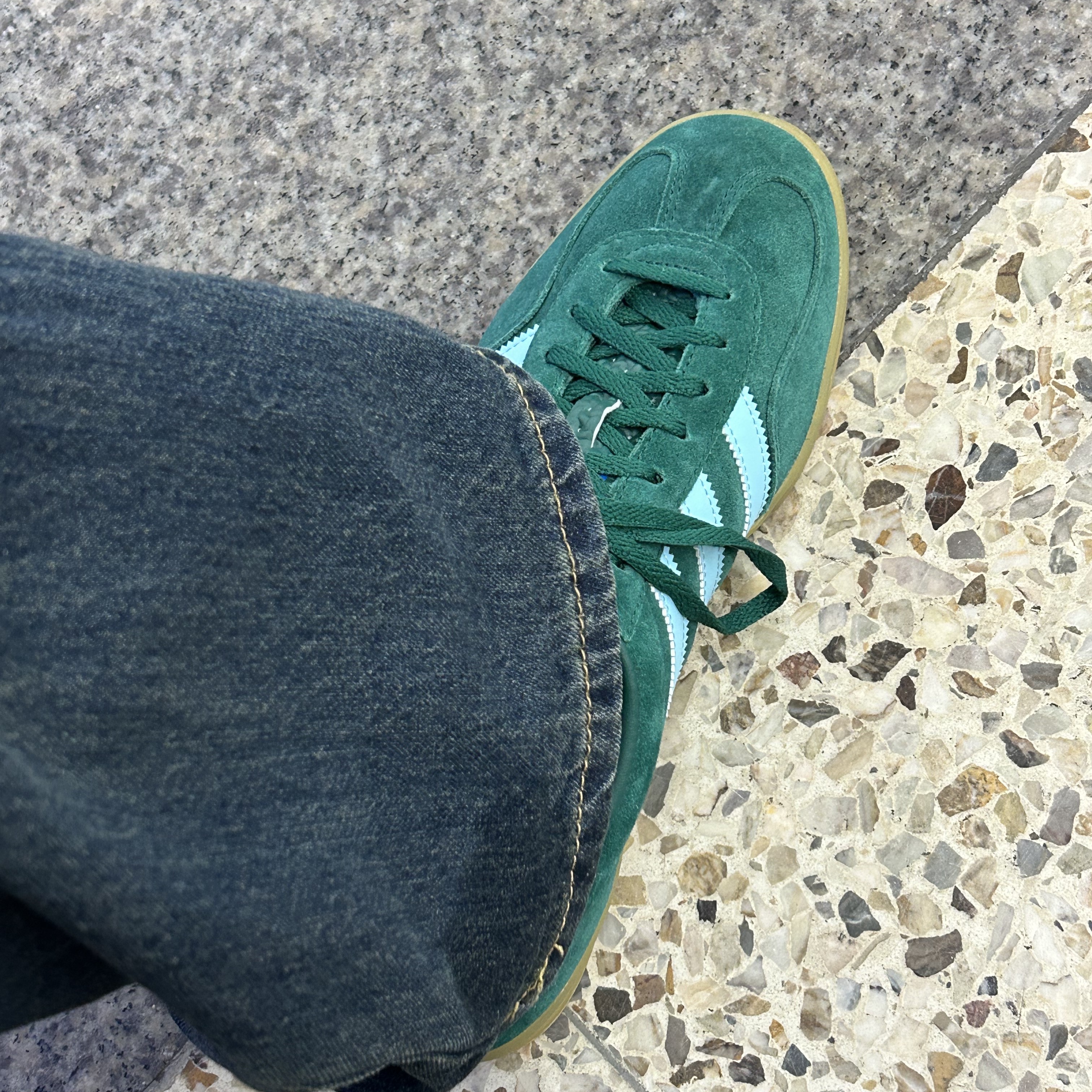 Adidas Gazelle Indoor Collegiate Green Hazy Sky 착용 스타일 - 2