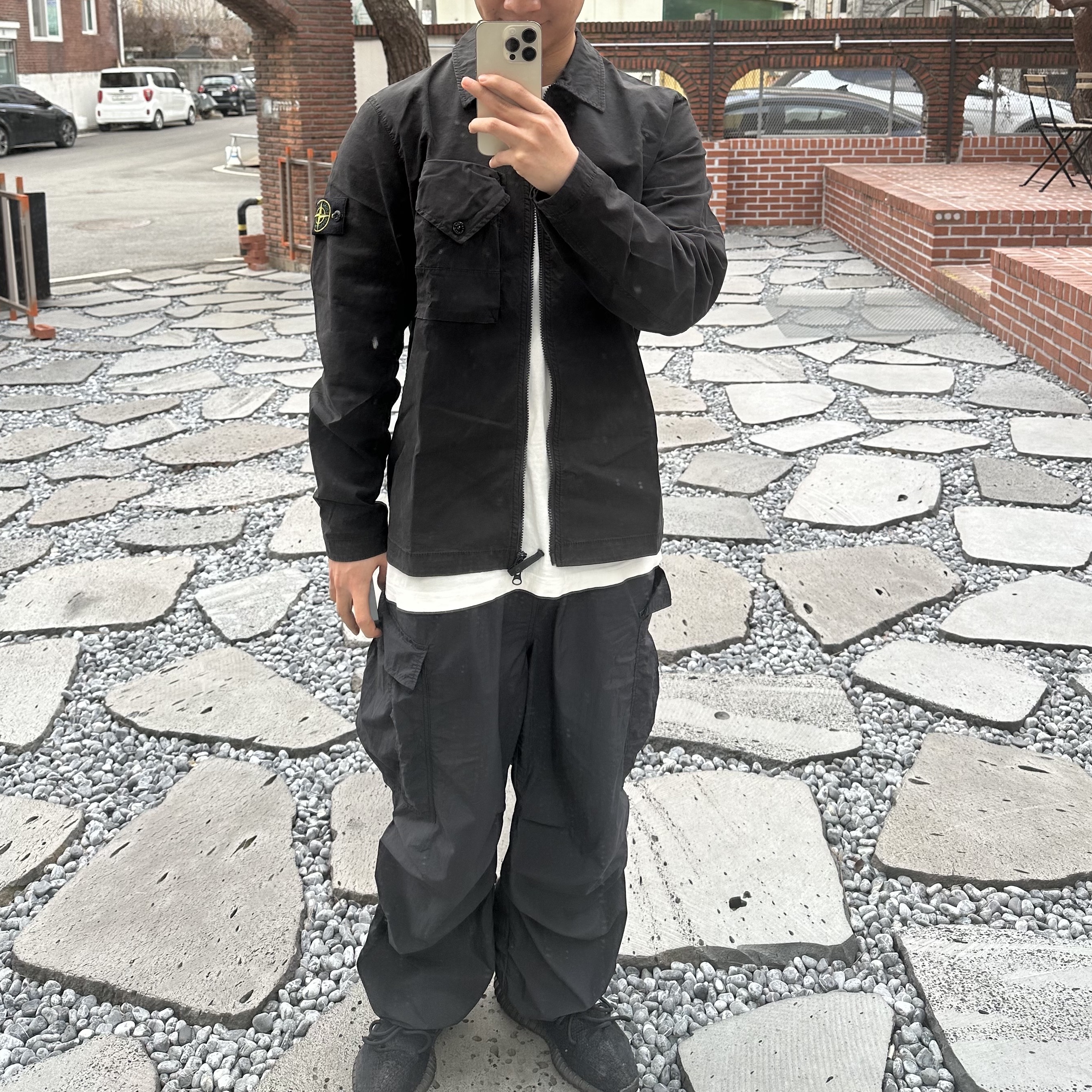 Stone Island 11010 Stretch Cotton Gabardine Overshirt Black - 23FW 착용 스타일