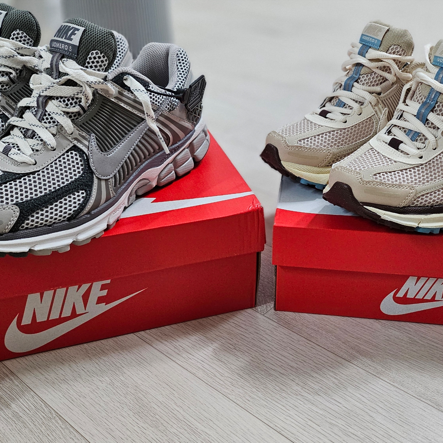 Nike Zoom Vomero 5 PRM Light Iron Ore and Flat Fewter, (W) Nike Zoom Vomero 5 Oatmeal 착용 스타일