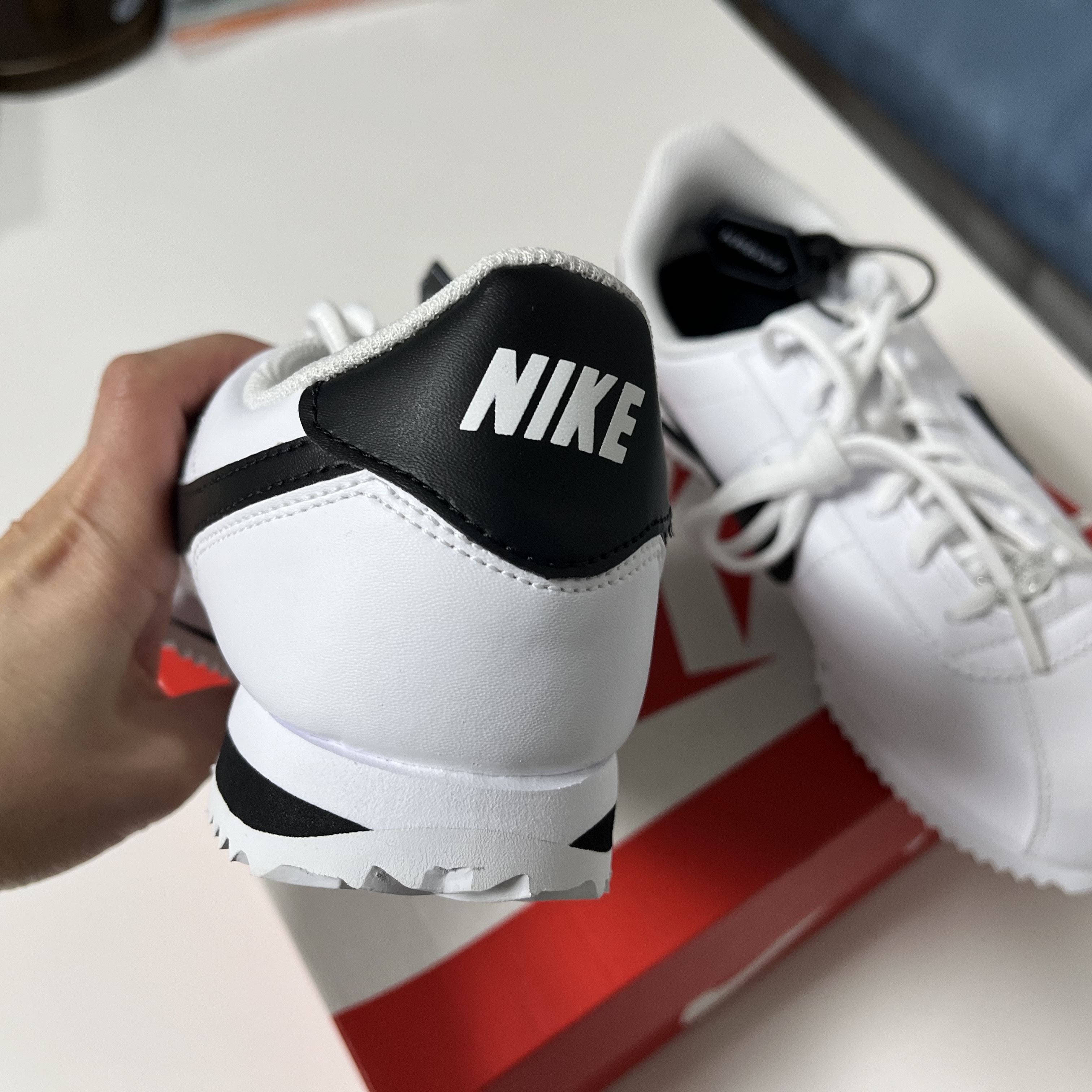 (GS) Nike Cortez Basic SL White Black 착용 스타일 - 5