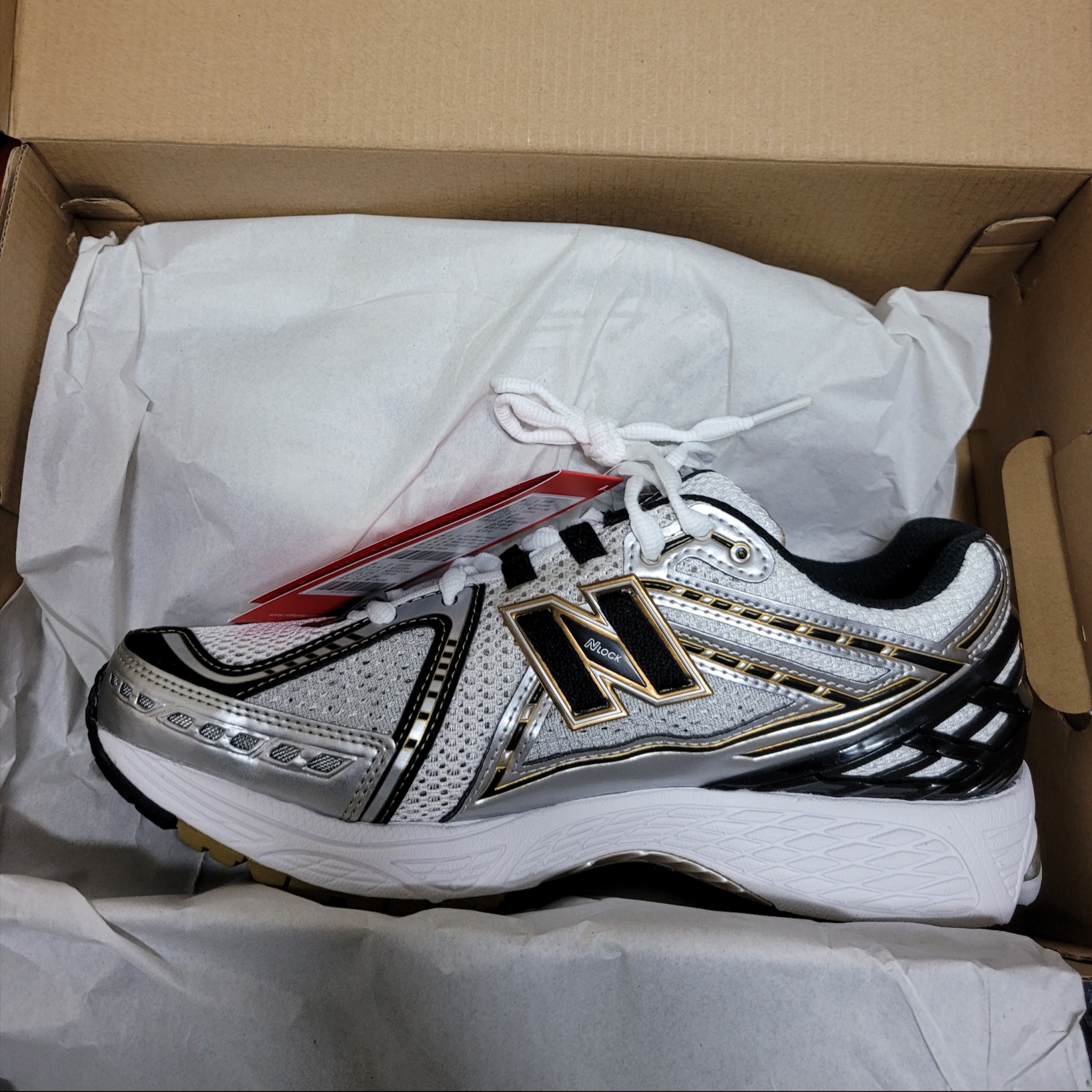 New Balance 1906R White Gold 착용 스타일