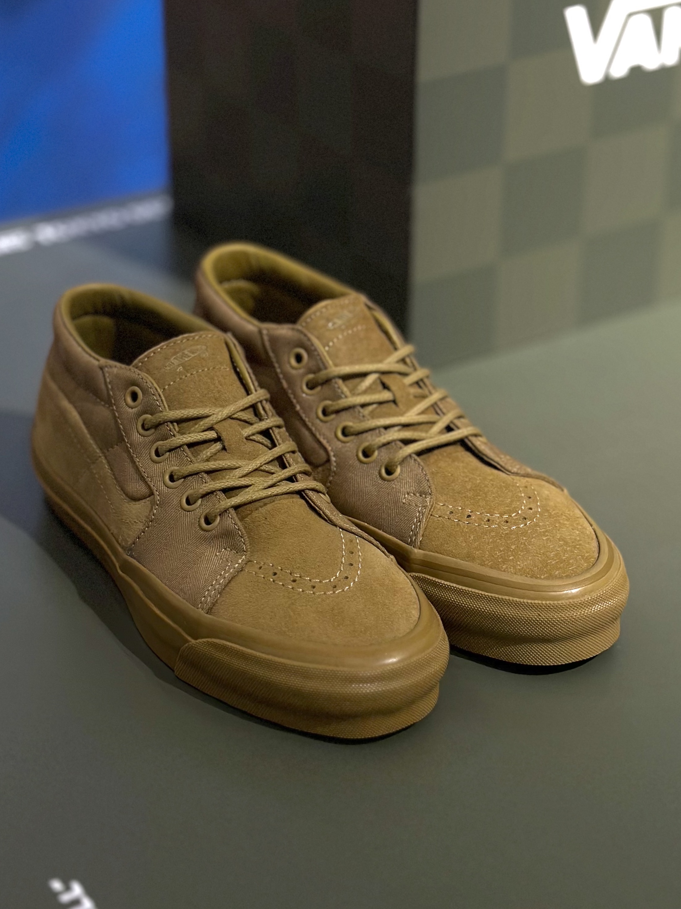 Vans TDC Sk8-Mid Reissue 83 MG LX TDC Antelope 착용 스타일 - 1