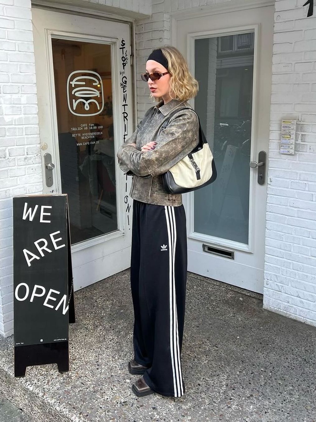 Palace x Adidas Firebird Track Pants Black - 23SS, (W) Adidas Adicolor Classic Firebird Track Pants Black - KR Sizing 착용 스타일 - 2