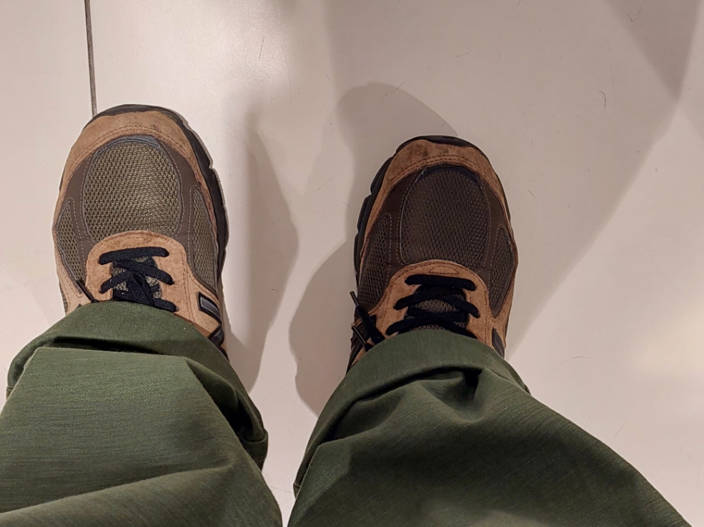 New Balance 990v4 Made in USA Military Green - D Standard, Orslow 5002 US Army Fatigue Pants Green 착용 스타일 - 1