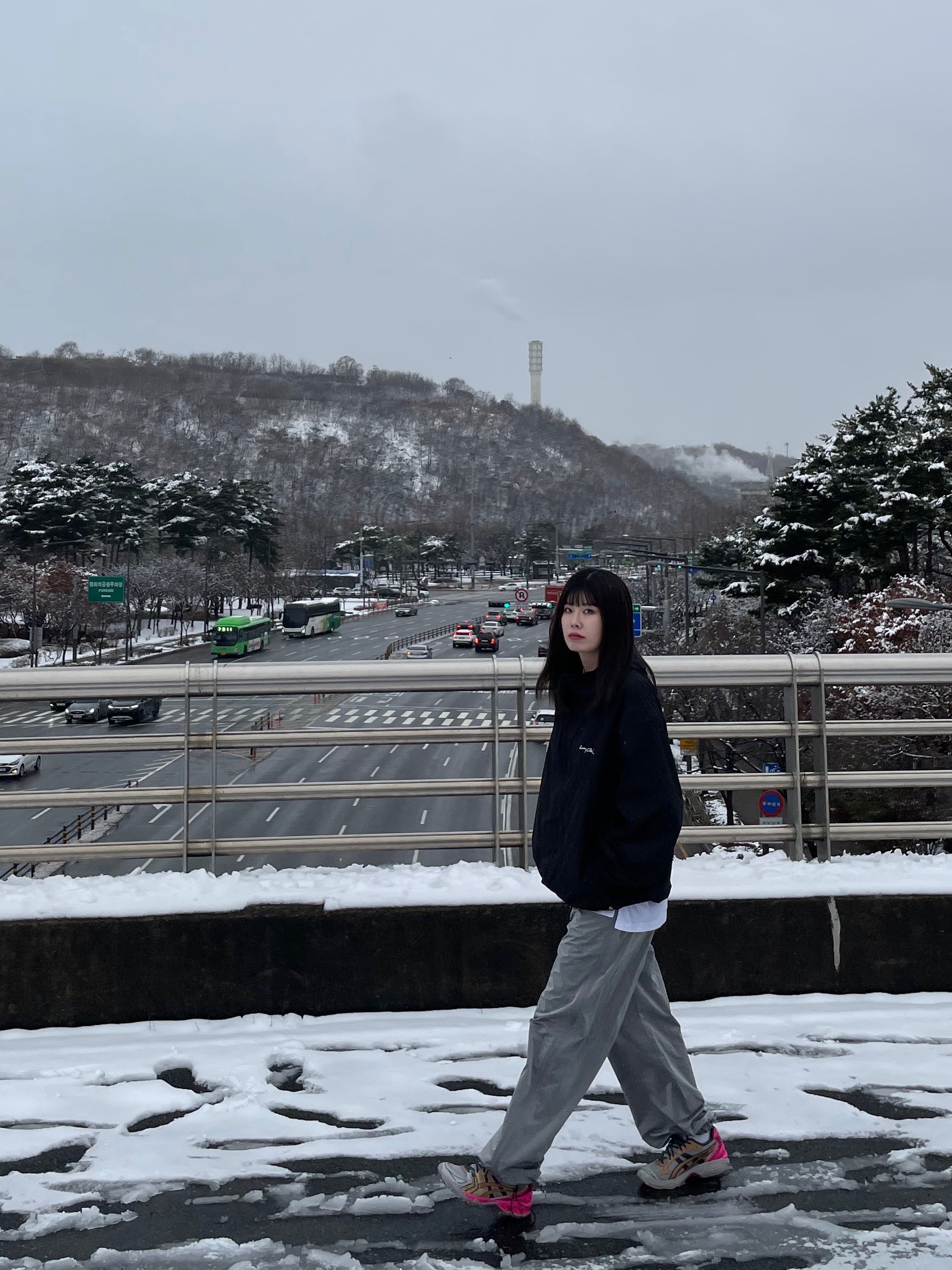 (W) Asics UB1-S Gel-Kayano 14 Pink 착용 스타일 - 1