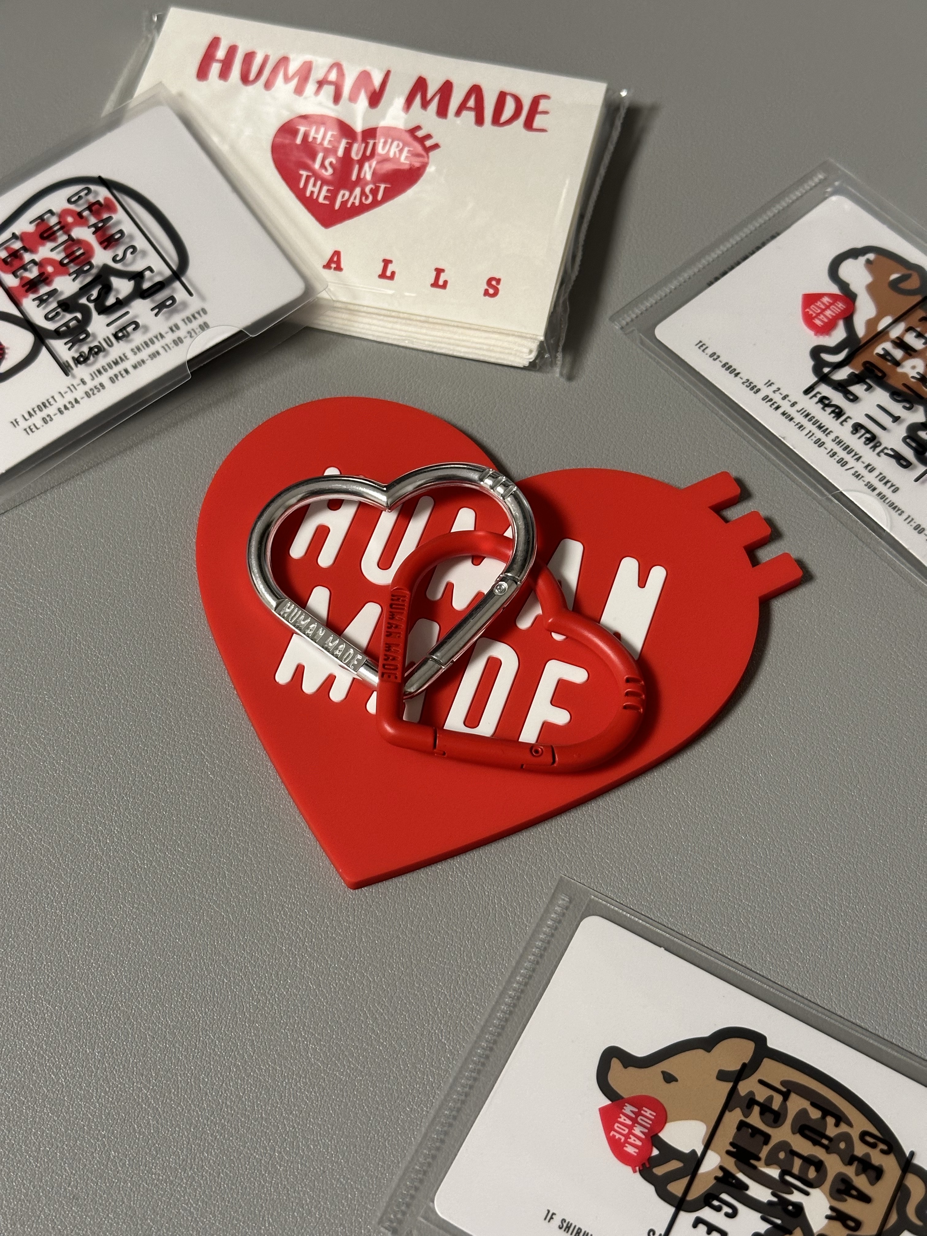 Human Made Heart Rubber Coaster Red, Human Made Heart Carabiner Red 착용 스타일