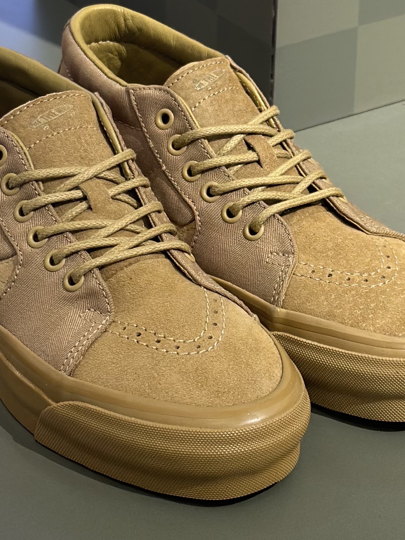 Vans TDC Sk8-Mid Reissue 83 MG LX TDC Antelope 착용 스타일 - 4
