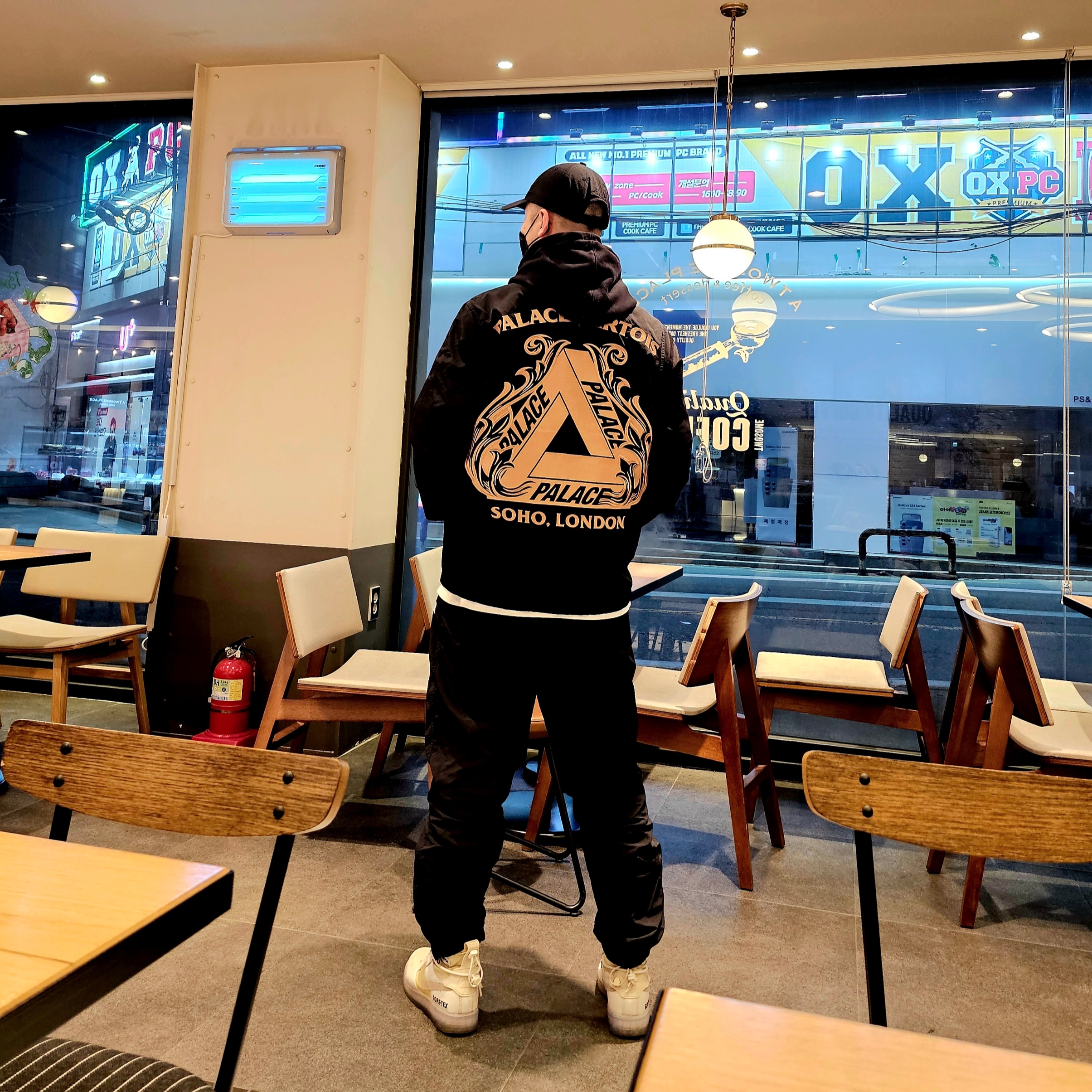 Palace x Stella Artois Coach Jacket Black - 21FW, Nike Air Force 1 Gore-Tex High Phantom White 착용 스타일 - 1