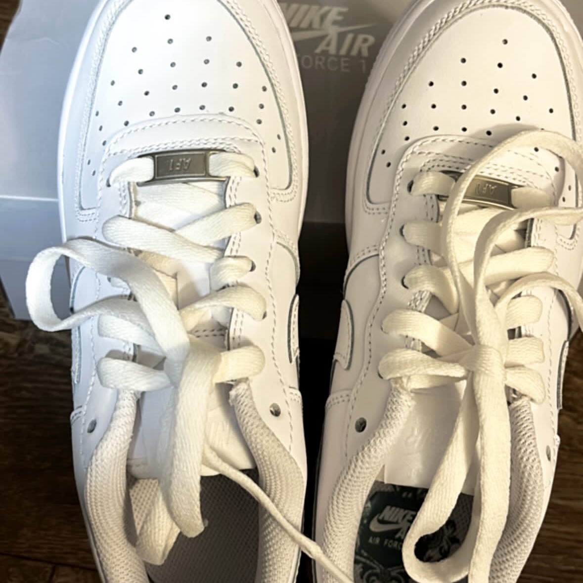 (GS) Nike Air Force 1 LE White 착용 스타일