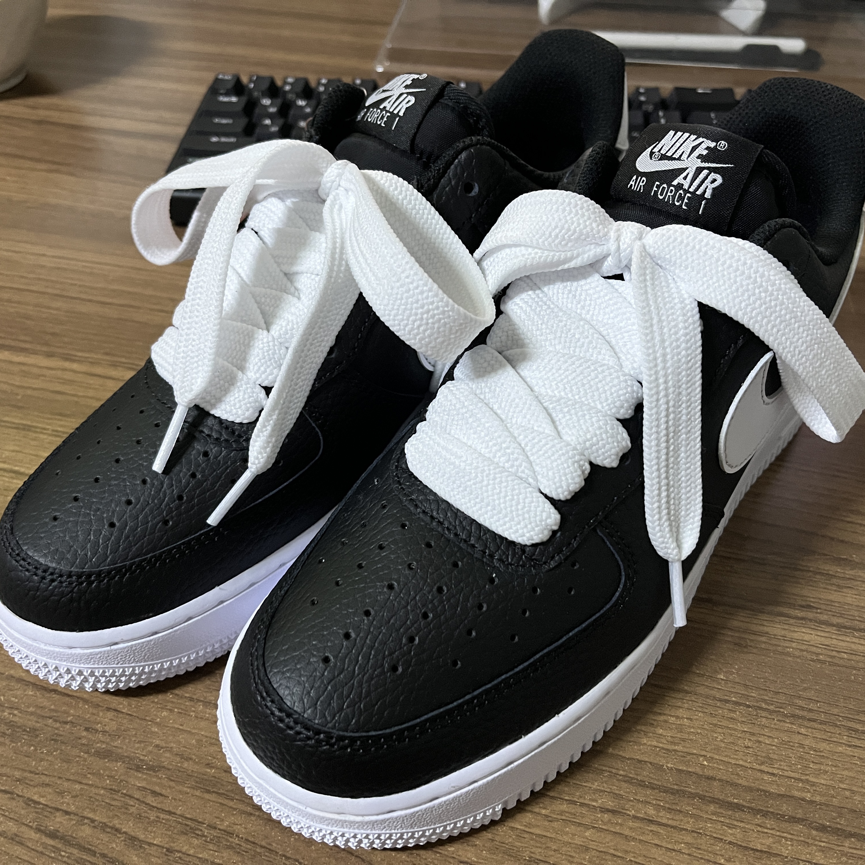 Nike Air Force 1 '07 Black White 착용 스타일 - 1