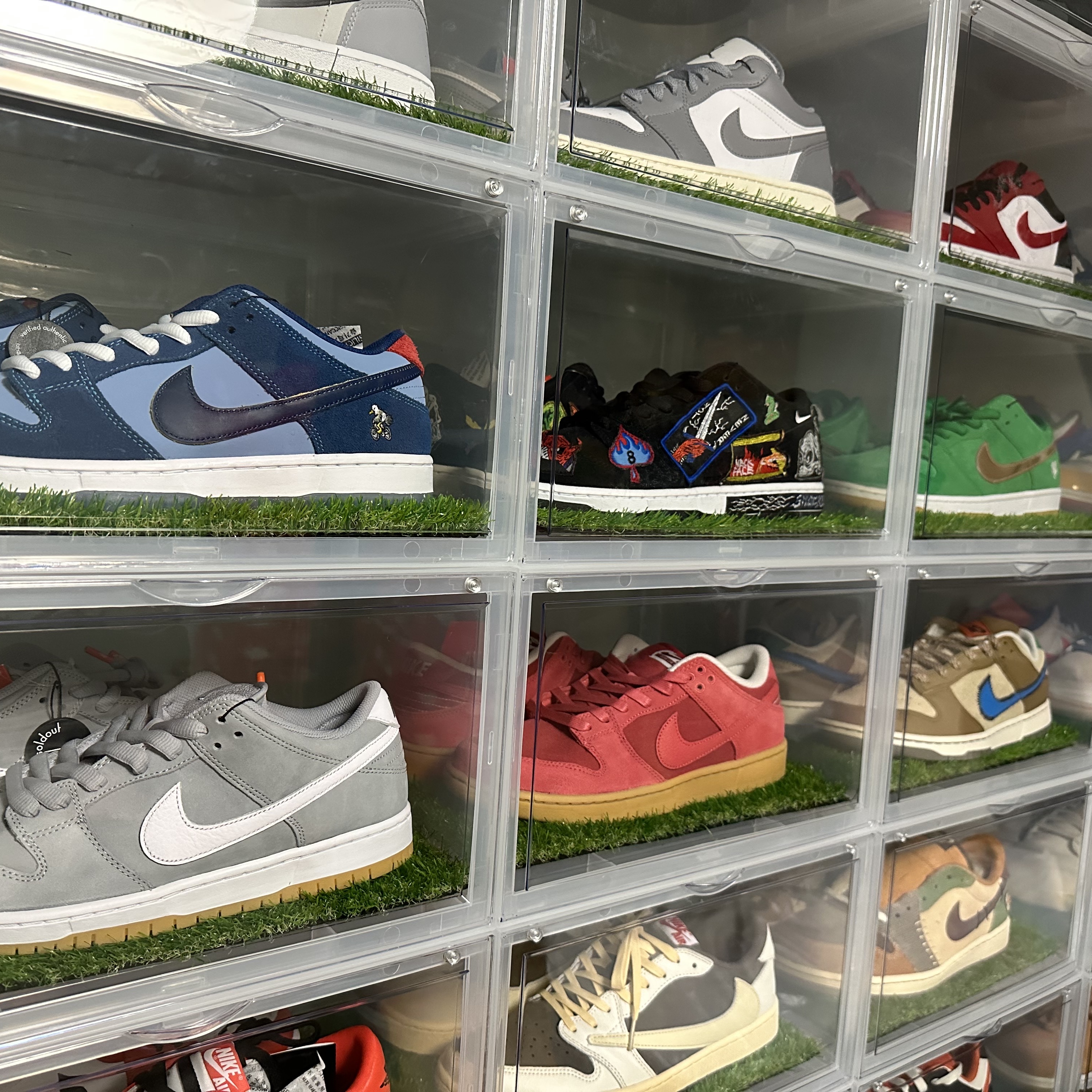 Nike x Why So Sad? SB Dunk Low Pro Coastal Blue, Nike x Neckface SB Dunk Low Pro Black 착용 스타일