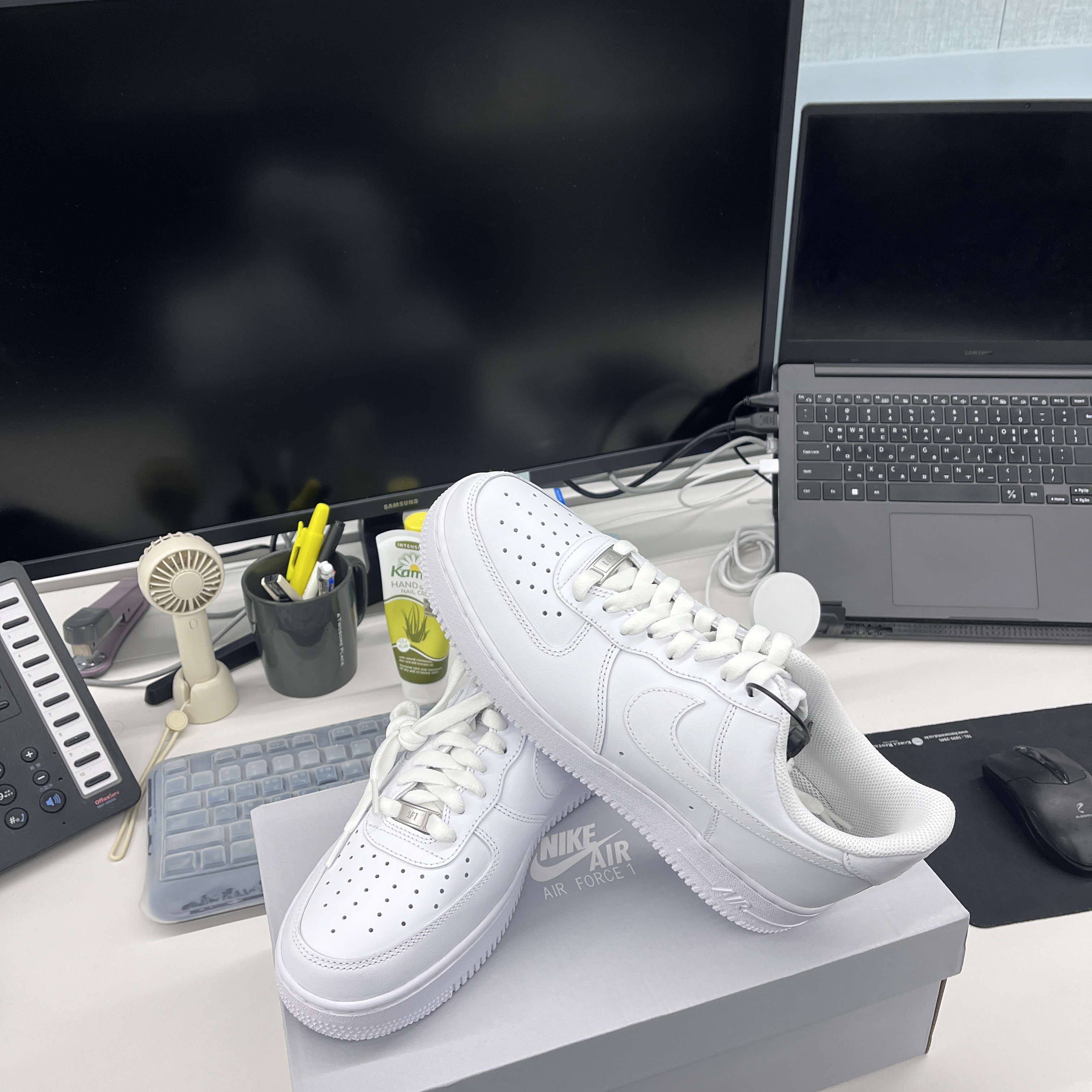 Nike Air Force 1 '07 Low White 착용 스타일