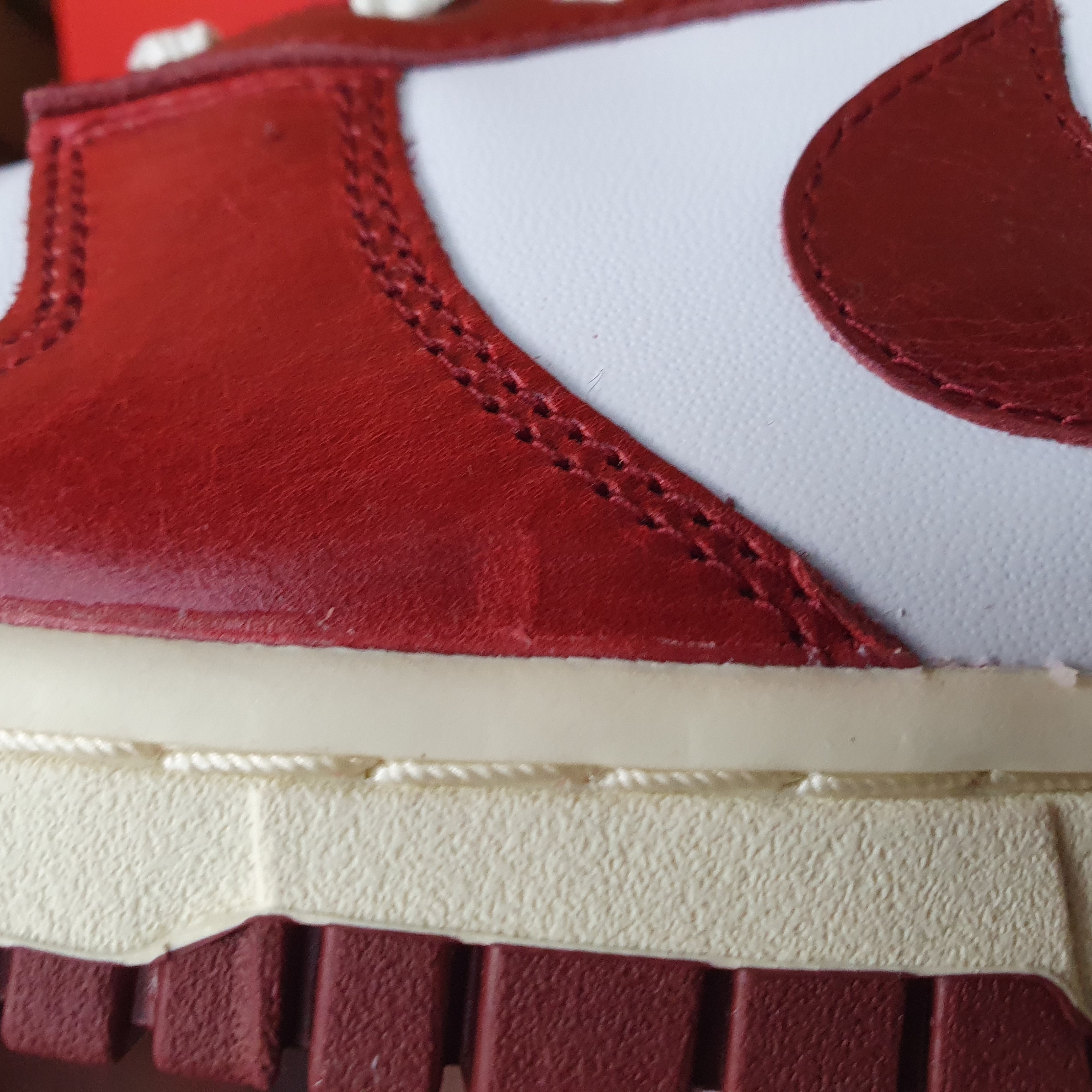 (W) Nike Dunk Low Retro PRM Team Red and White 착용 스타일 - 2