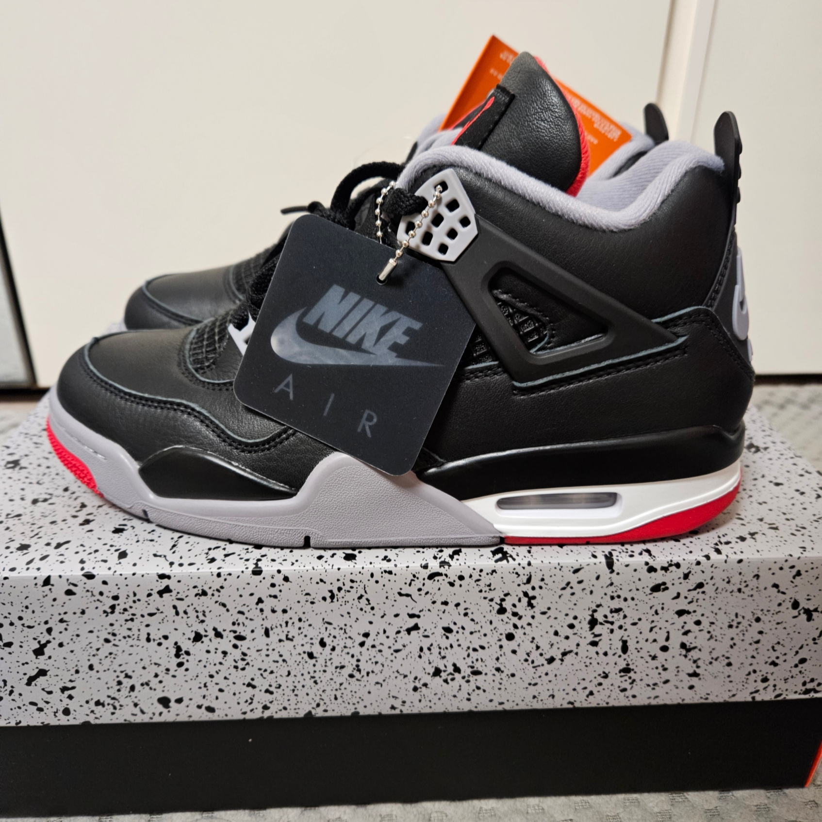 Jordan 4 Retro Bred Reimagined 착용 스타일 - 2