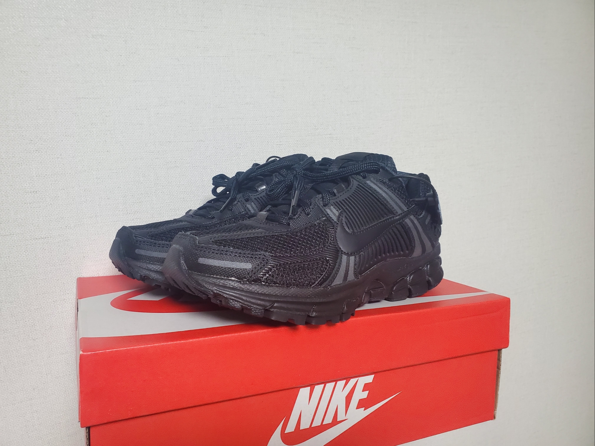 Nike Zoom Vomero 5 SP Black 착용 스타일