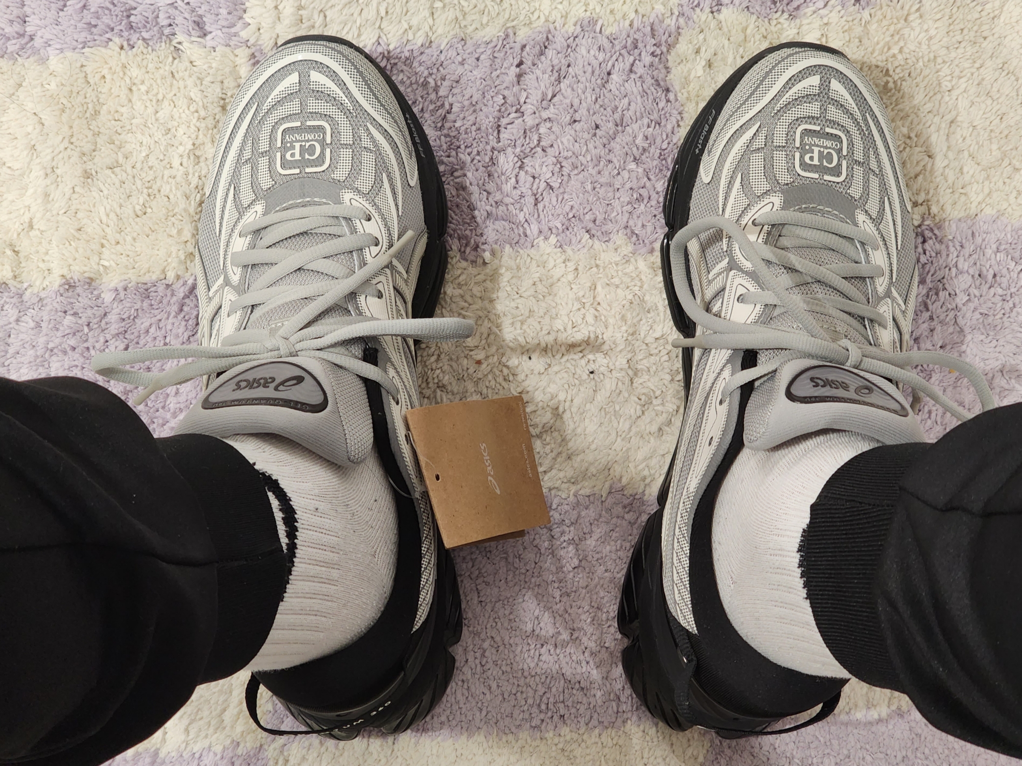 Asics x C.P. Company Gel-Quantum 360 VIII Cement Grey 착용 스타일 - 1