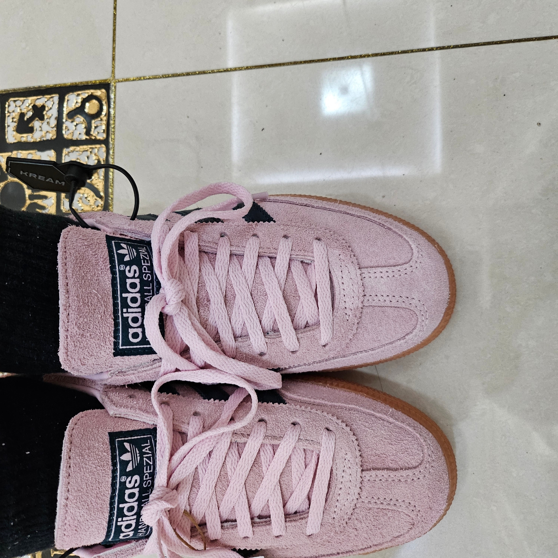 (W) Adidas Spezial Handball Clear Pink 착용 스타일 - 1