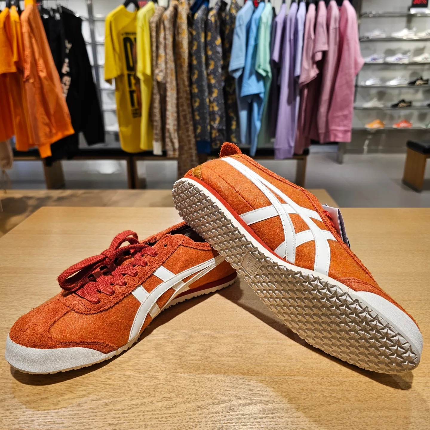 Onitsuka Tiger Mexico 66 Rust Red Cream 착용 스타일 - 4