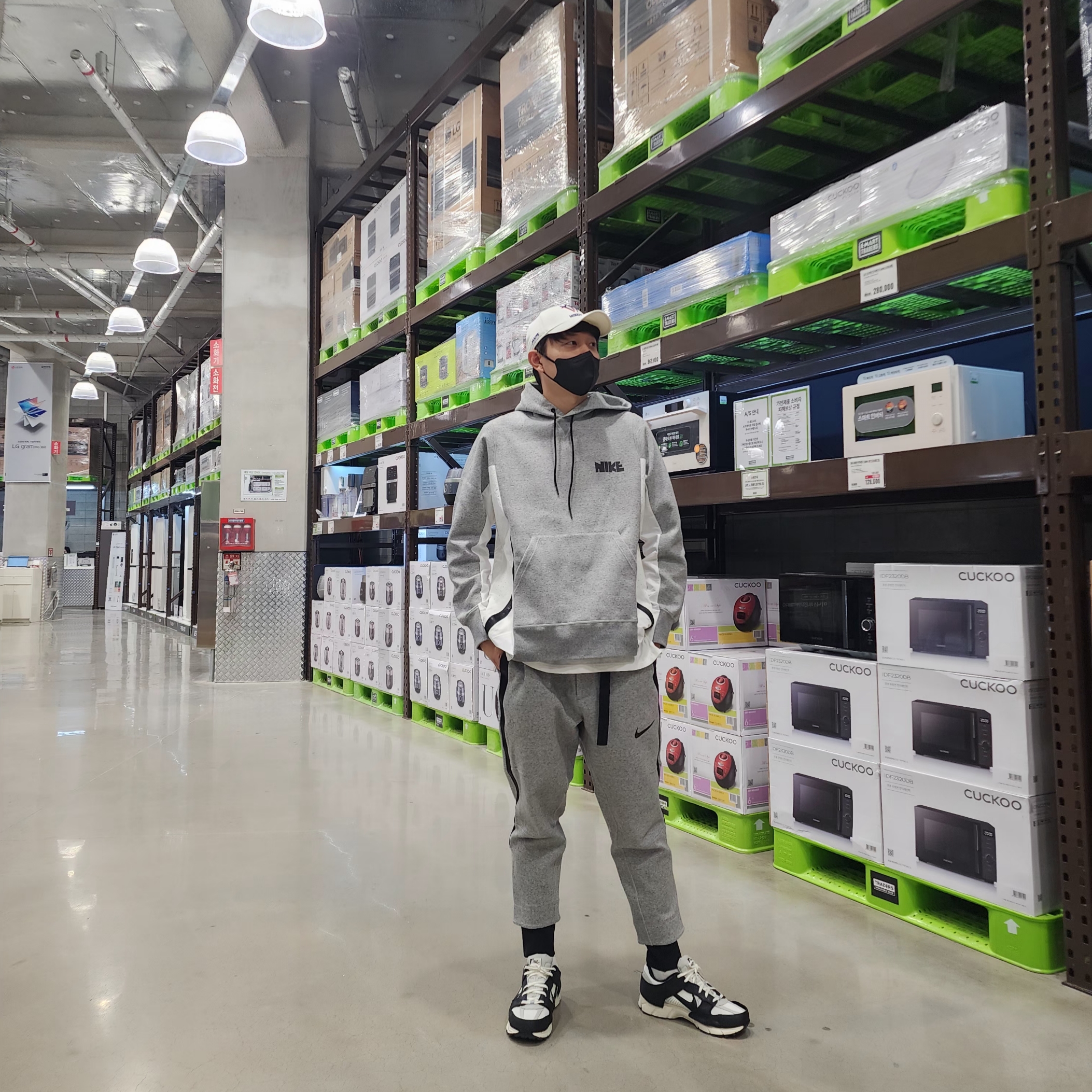 Nike x Sacai NRG Pullover Hoodie Dark Grey Heather - US/EU, Nike x Drake Nocta NRG LU L91 Cap White 착용 스타일 - 2