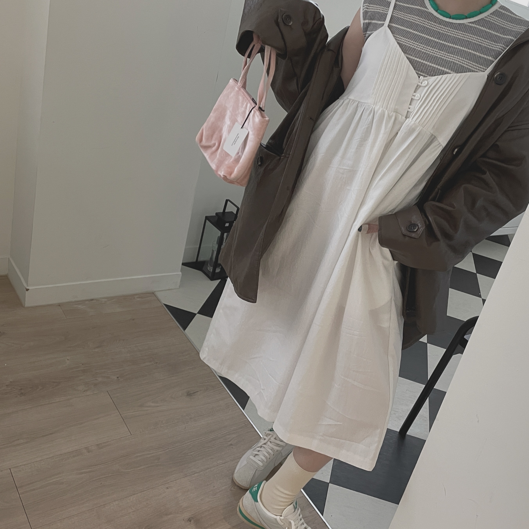 Hai Little Velvet Bag Pink, (W) Nike Cortez Sail and Stadium Green 착용 스타일 - 4