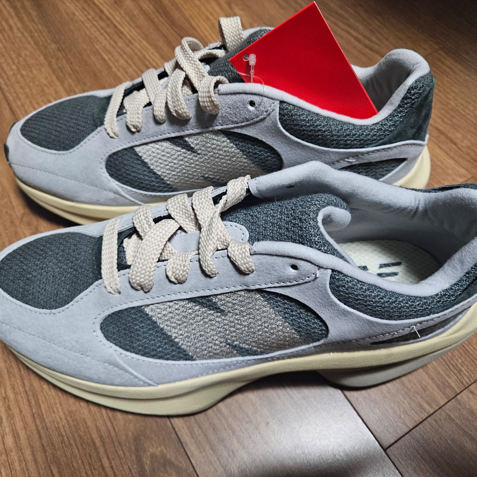 New Balance WRPD Runner Grey 착용 스타일