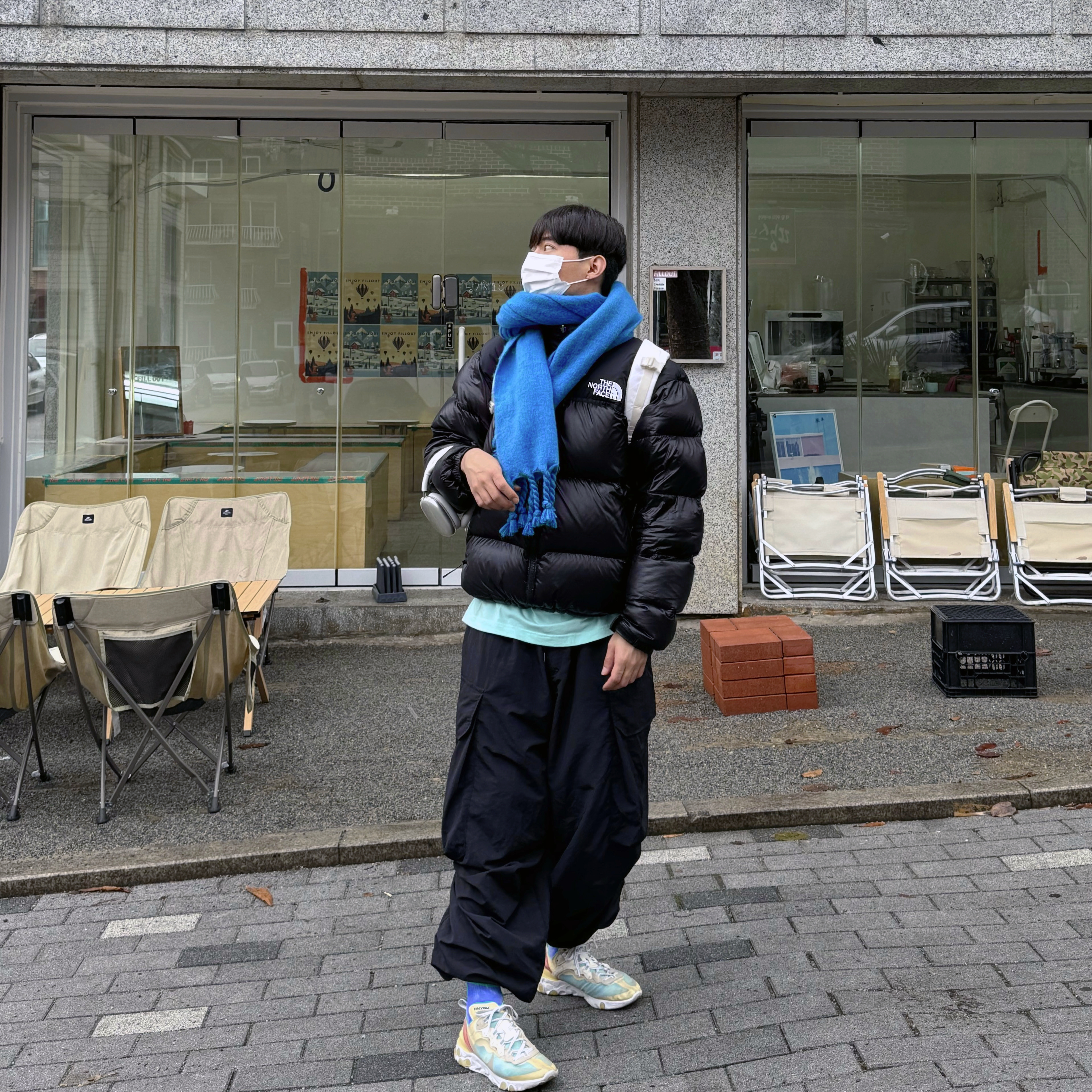 The North Face 1996 Eco Nuptse Jacket Real Black, Nike React Element 87 Sail Light Bone 착용 스타일