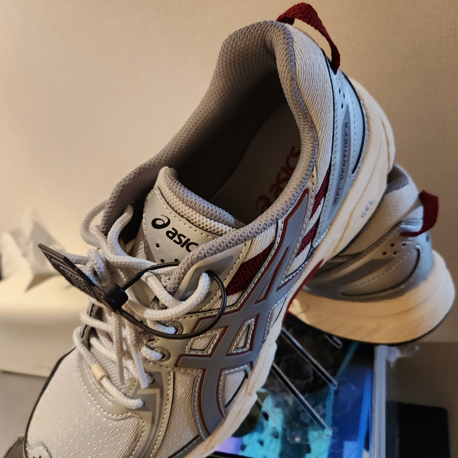 (W) Asics Gel-Venture 6 Glacier Grey Sheet Rock 착용 스타일 - 3