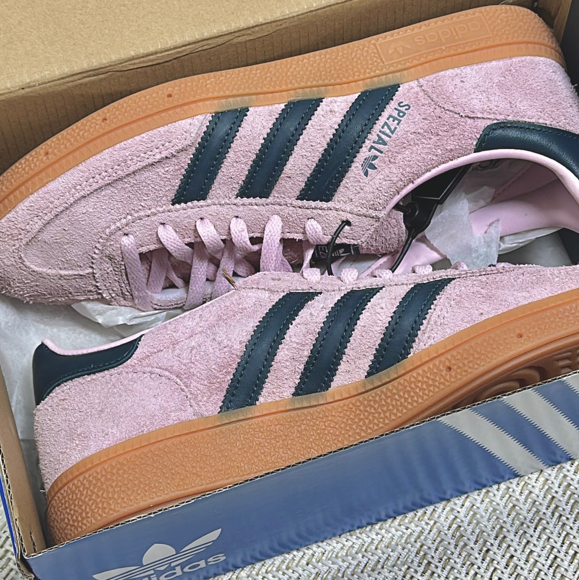 (W) Adidas Spezial Handball Clear Pink 착용 스타일
