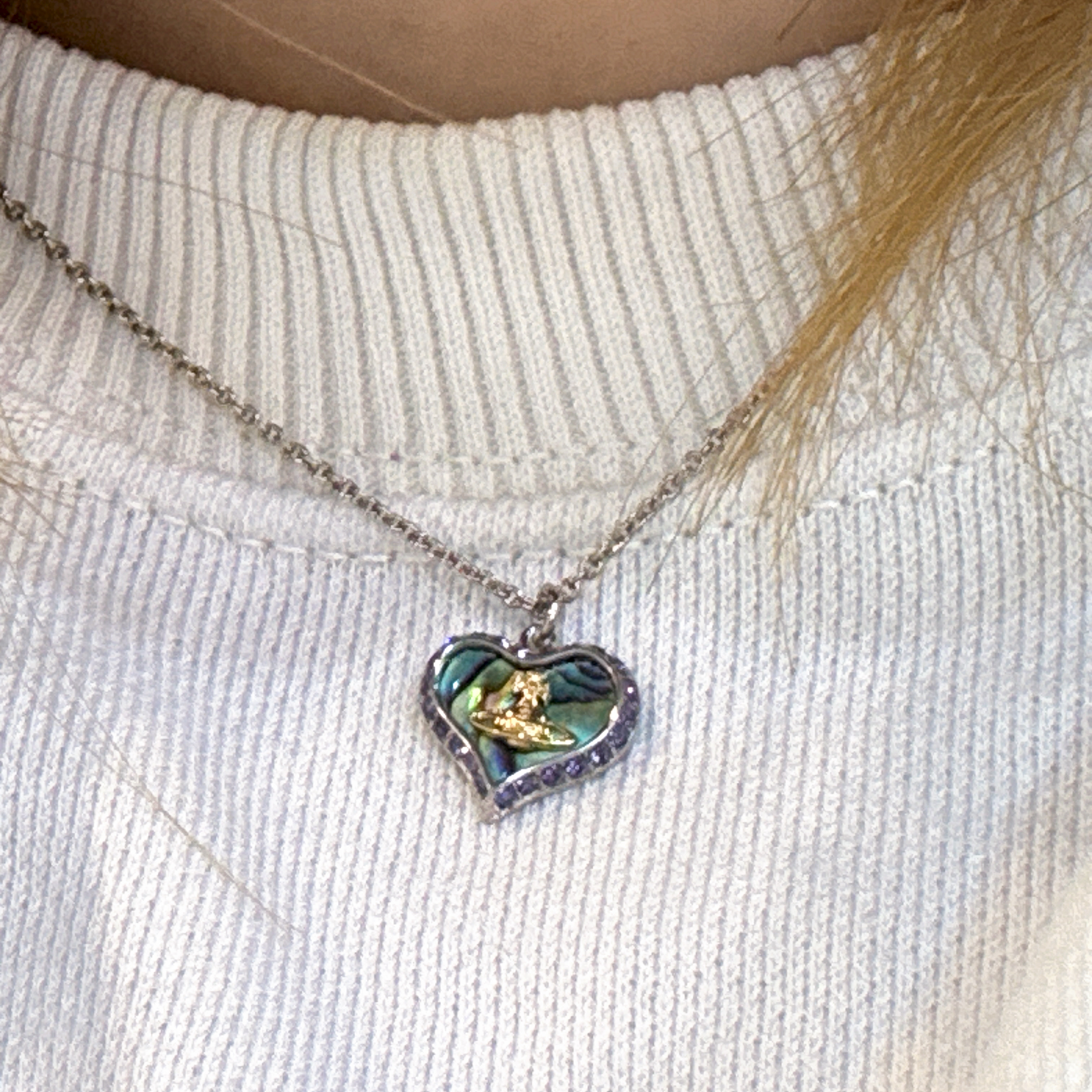Vivienne Westwood Petra Necklace Platinum Gold Opal 착용 스타일 - 2