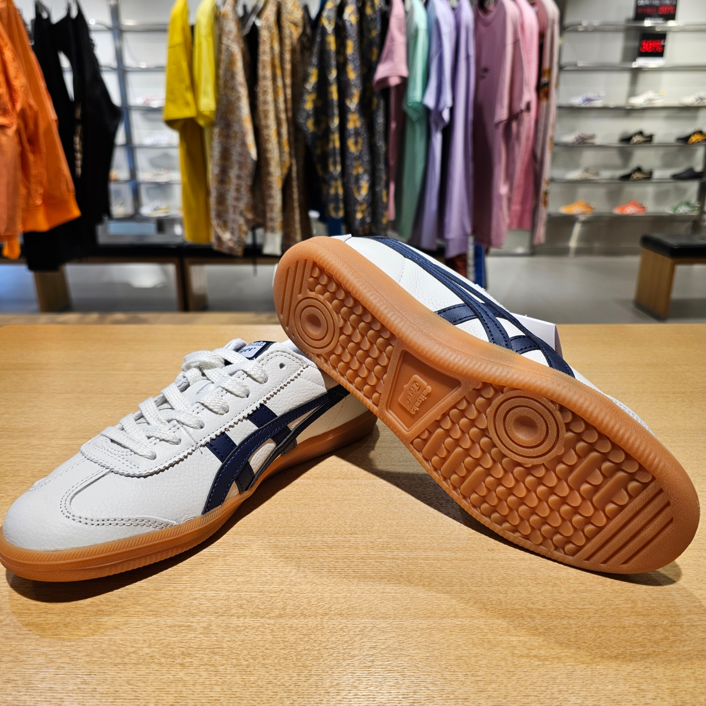 Onitsuka Tiger Tokuten White Navy 착용 스타일 - 4