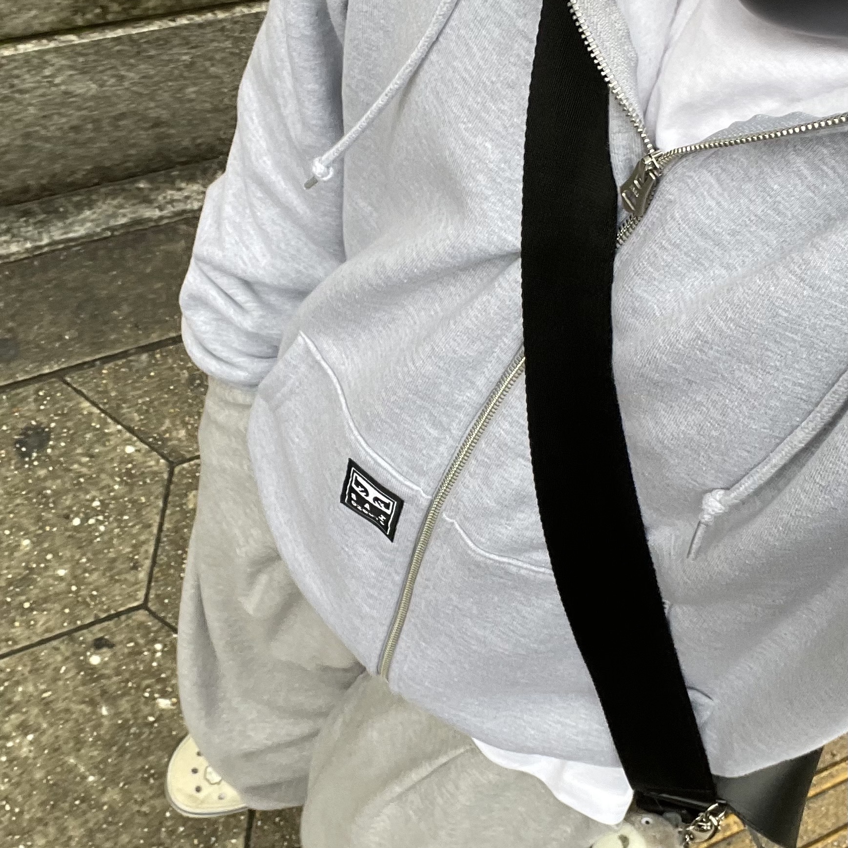 Apple AirPods Max Lightning Space Gray (Korean Ver.), IAB Studio x Obey Icon Extra Heavy Zip Hoodie Grey Heather 착용 스타일 - 2