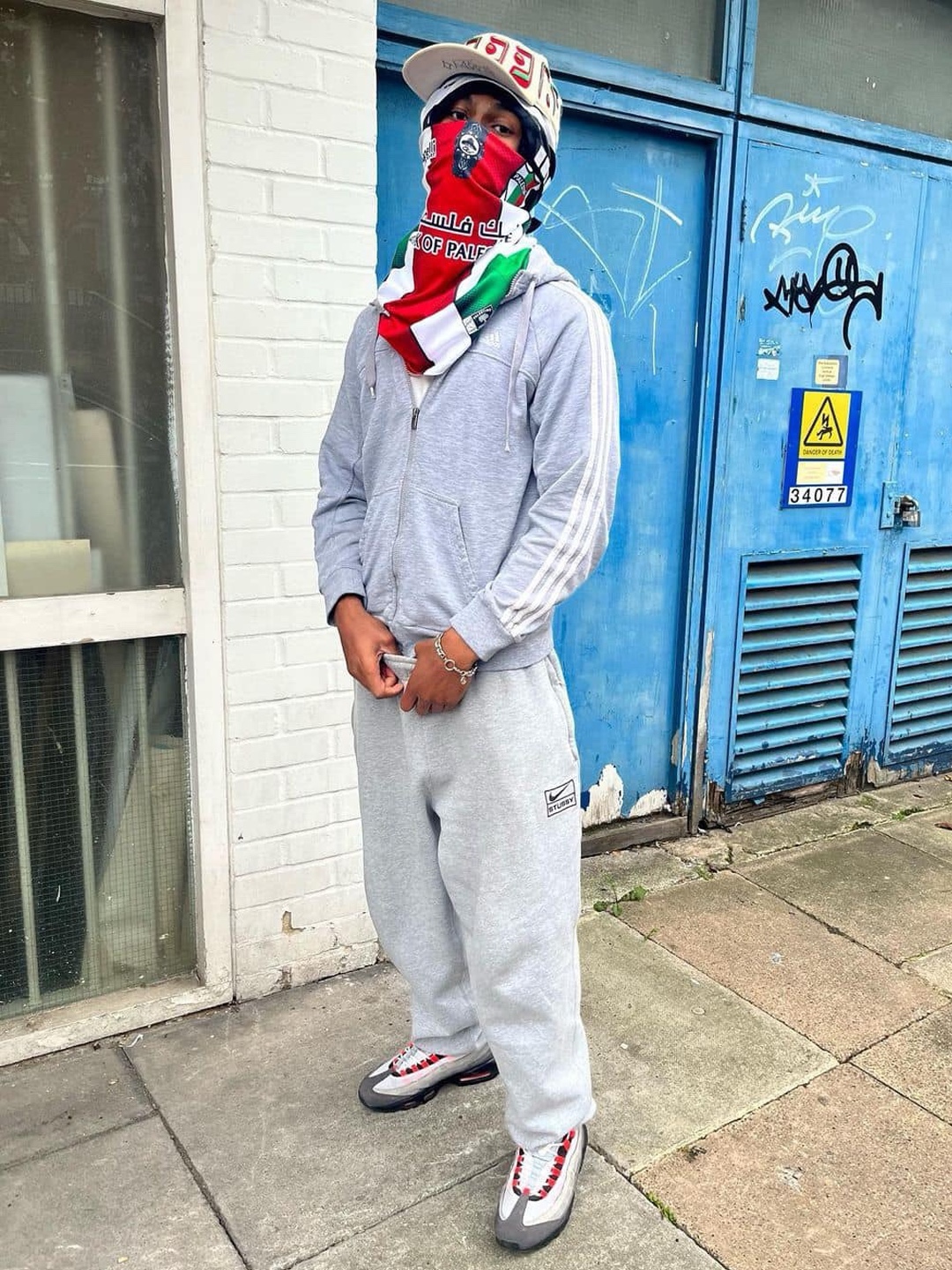 Nike x Stussy NRG Fleece Pants Dark Grey Heather (DO9340-063), Nike x Stussy Fleece Pants Grey Heather (FN5231-050) 착용 스타일 - 4