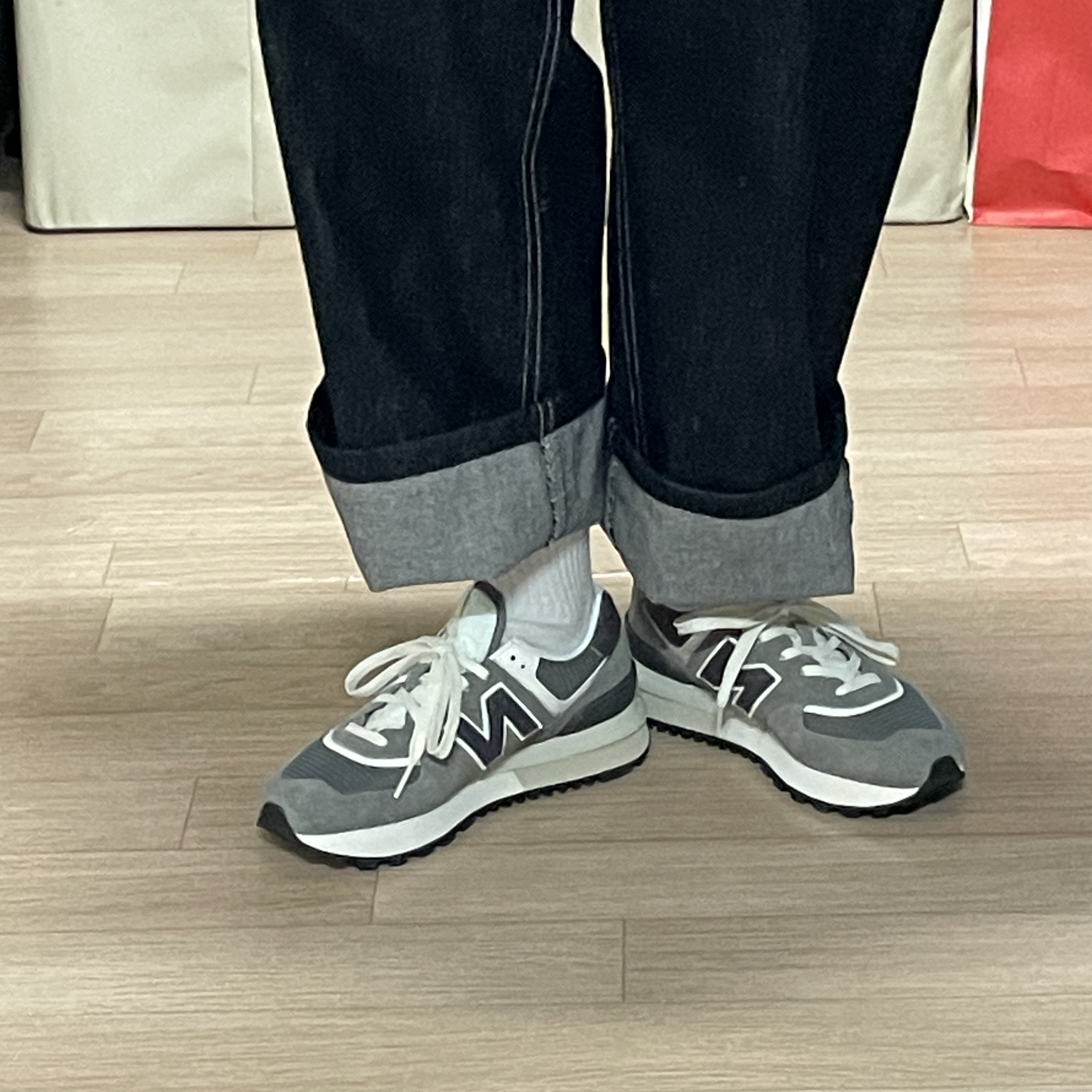 New Balance 574 Legacy Grey 착용 스타일