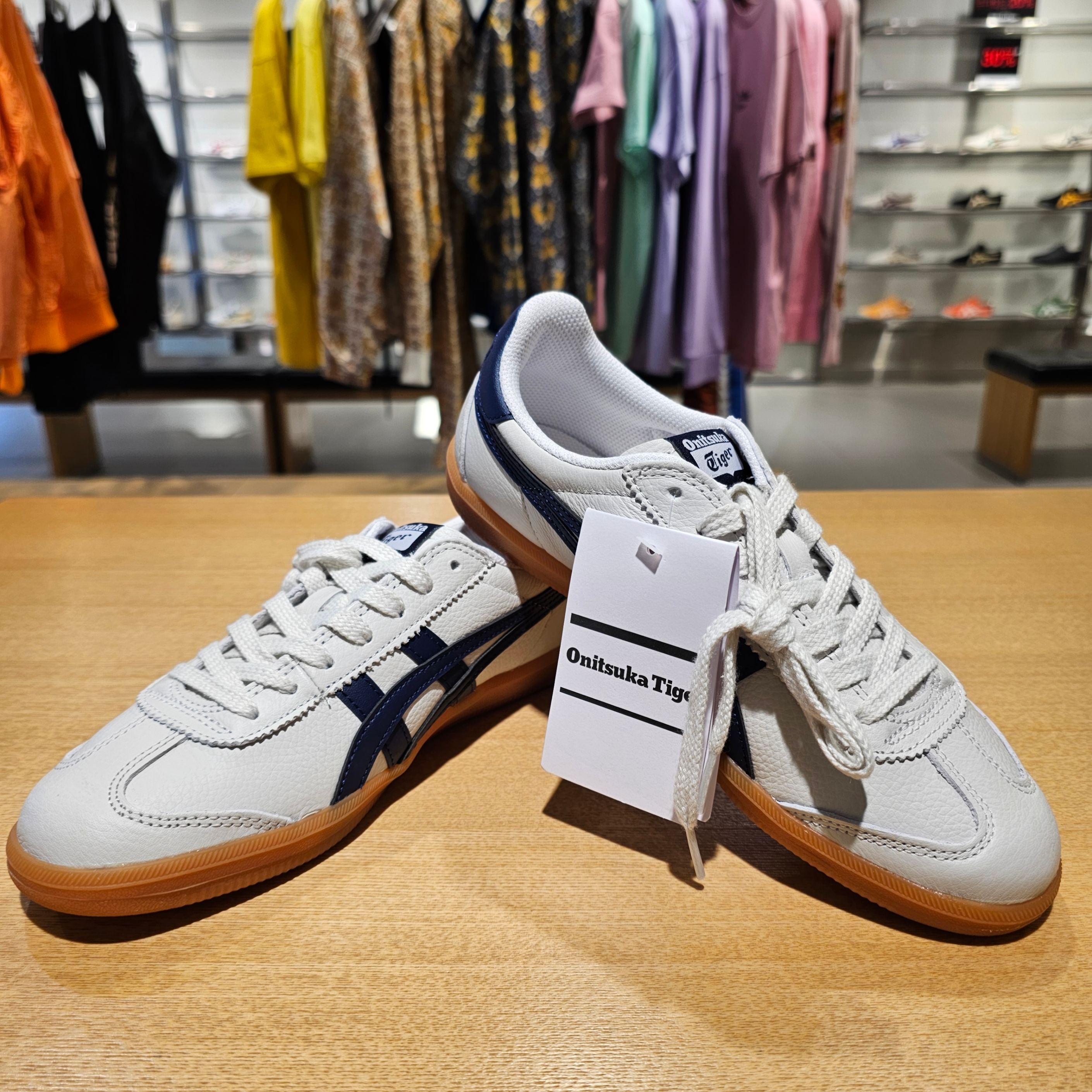 Onitsuka Tiger Tokuten White Navy 착용 스타일 - 3