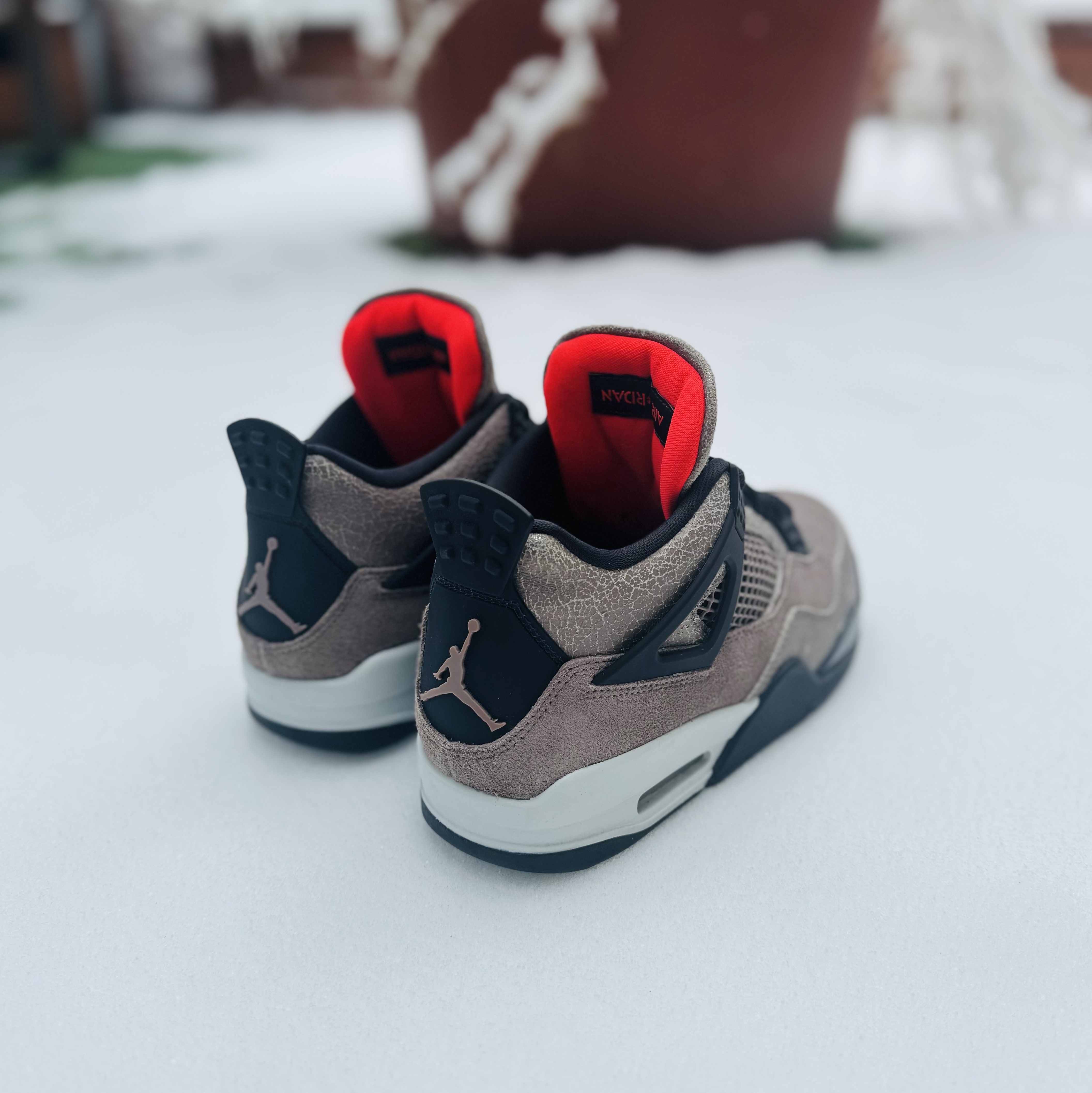 Jordan 4 Retro Taupe Haze 착용 스타일