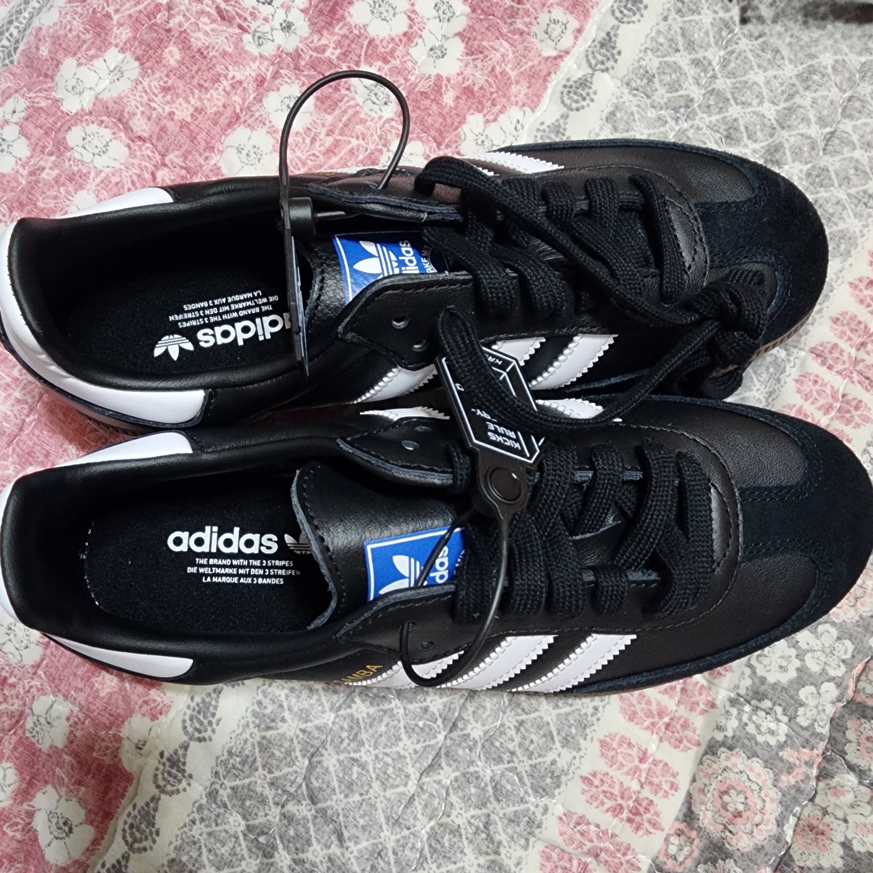 Adidas Samba OG Black White Gum 착용 스타일 - 1